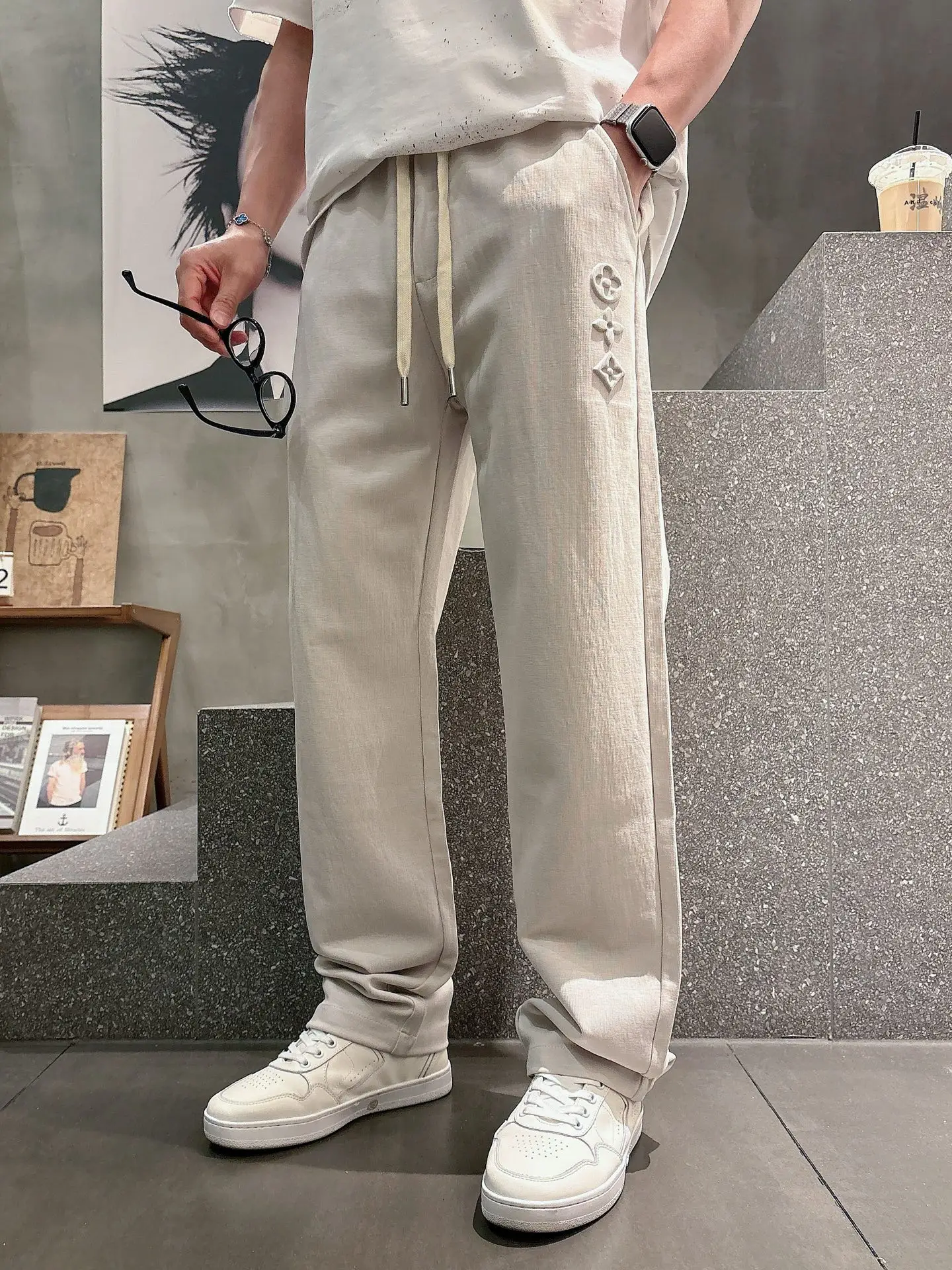 Embossed Logo Straight-Leg Sweatpants D22514248 — view 9