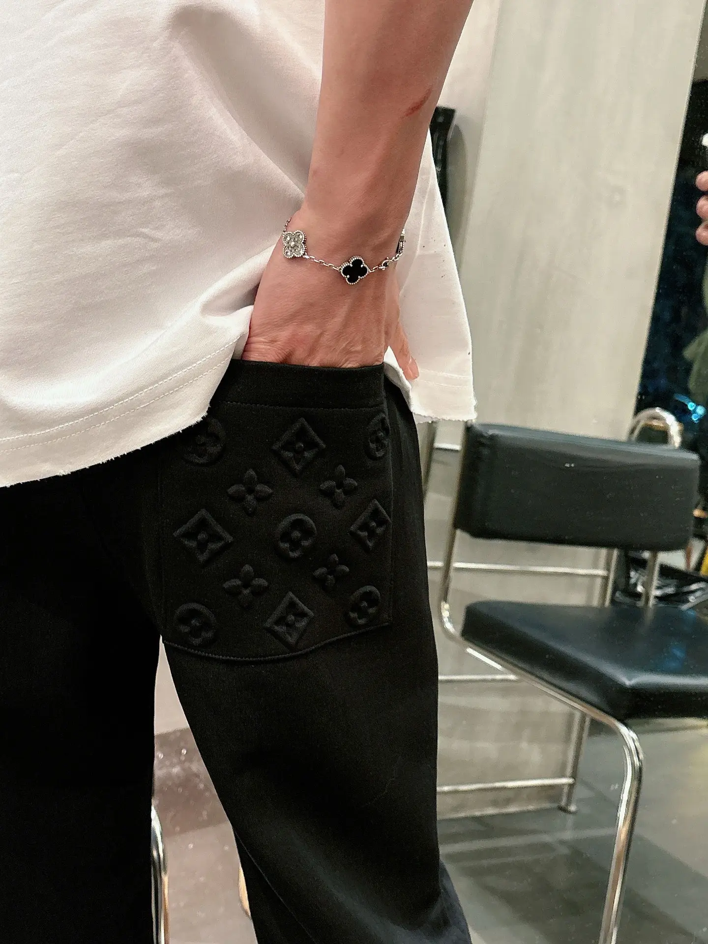 Logo-Embossed Straight-Leg Drawstring Trousers D22514247 — view 5