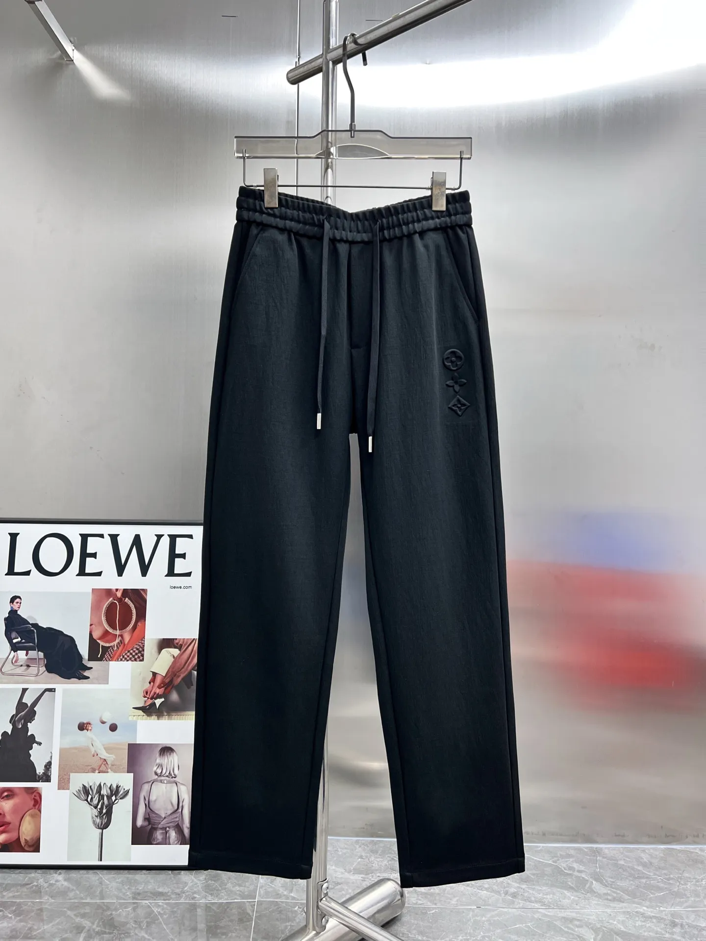 Embossed Logo Drawstring Trousers D22514239