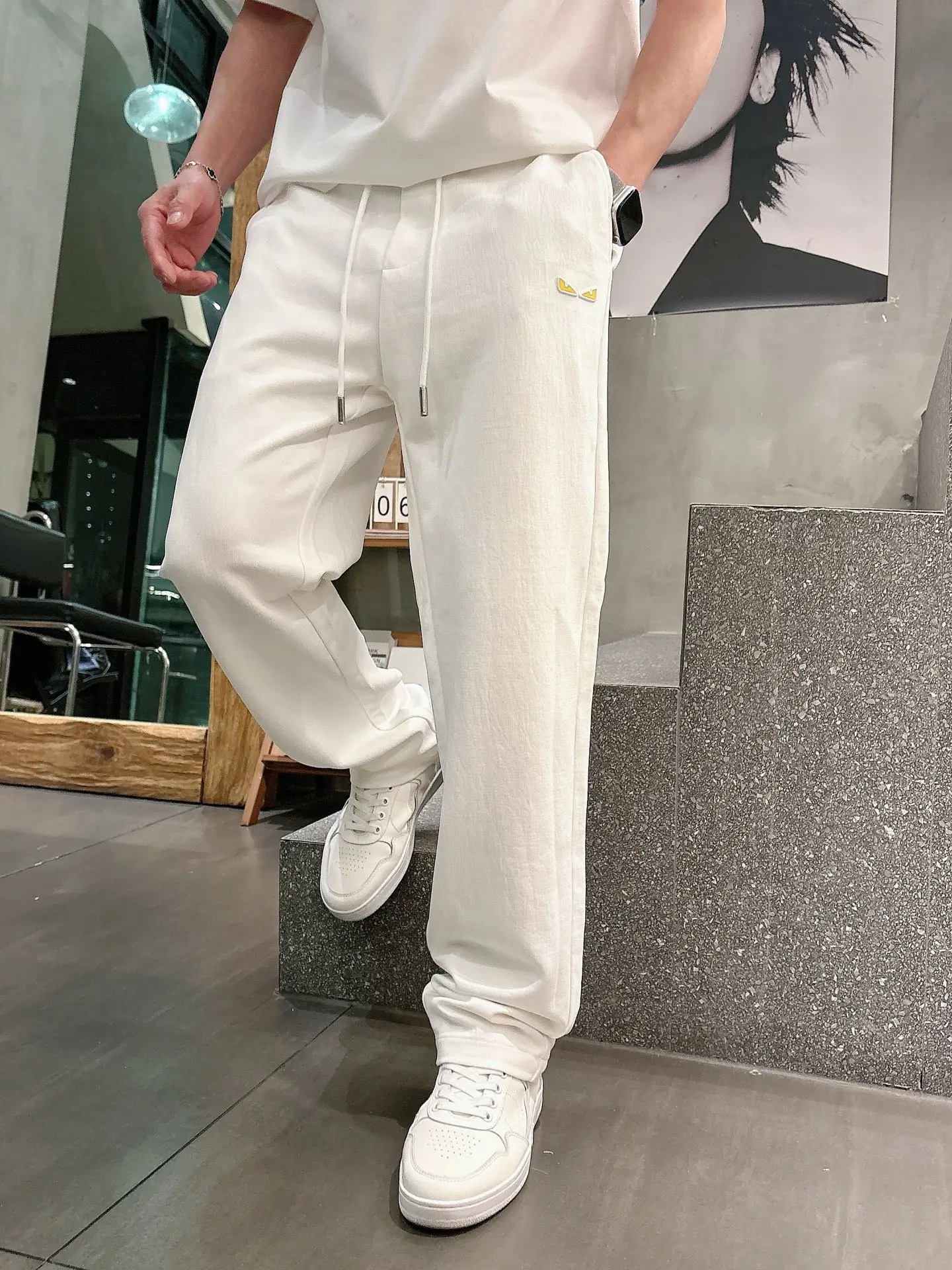 Embroidered Logo Drawstring Sweatpants D22512938