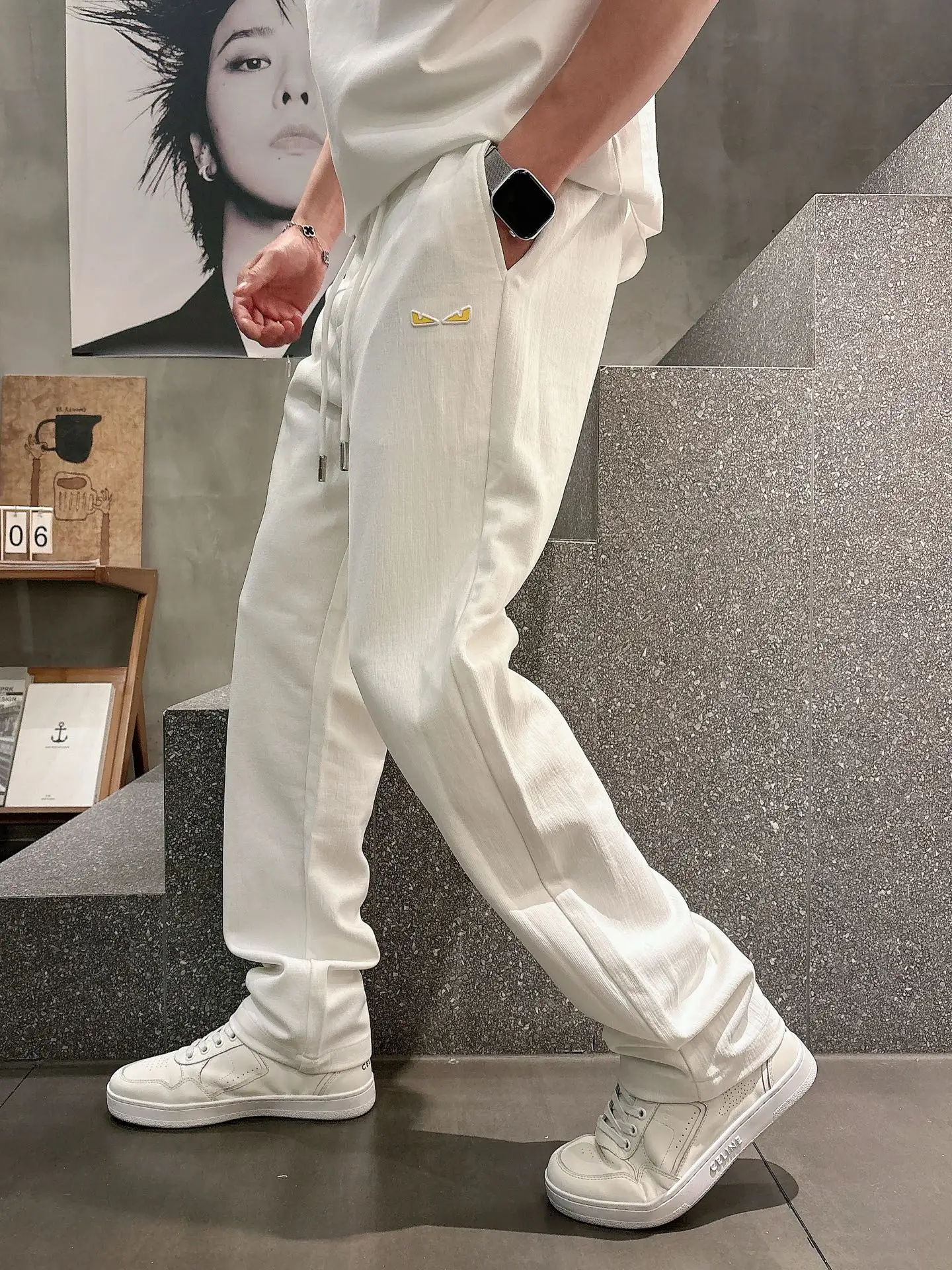 Embroidered Logo Drawstring Sweatpants D22512938 — view 4
