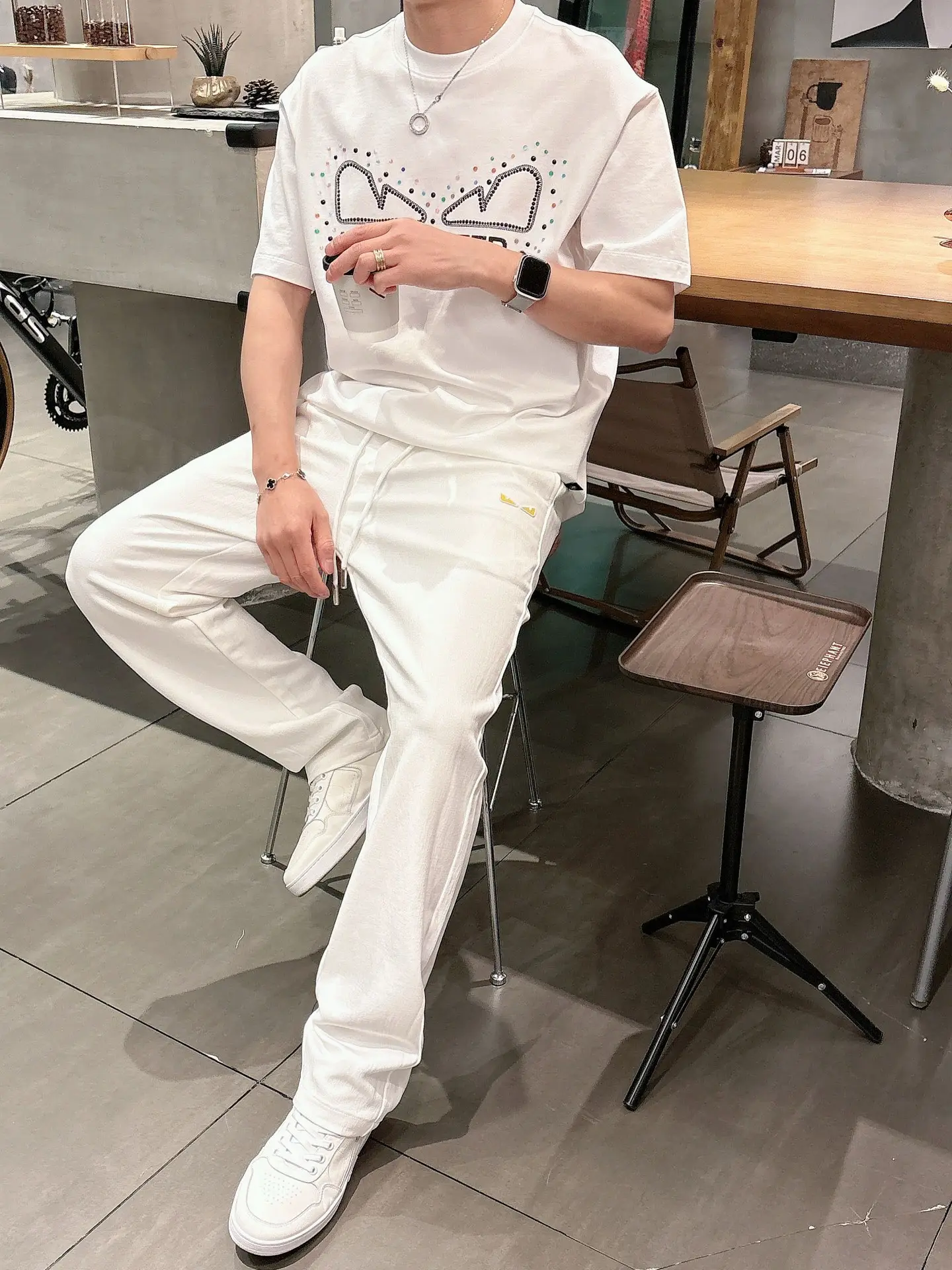 Embroidered Logo Drawstring Sweatpants D22512938 — view 5
