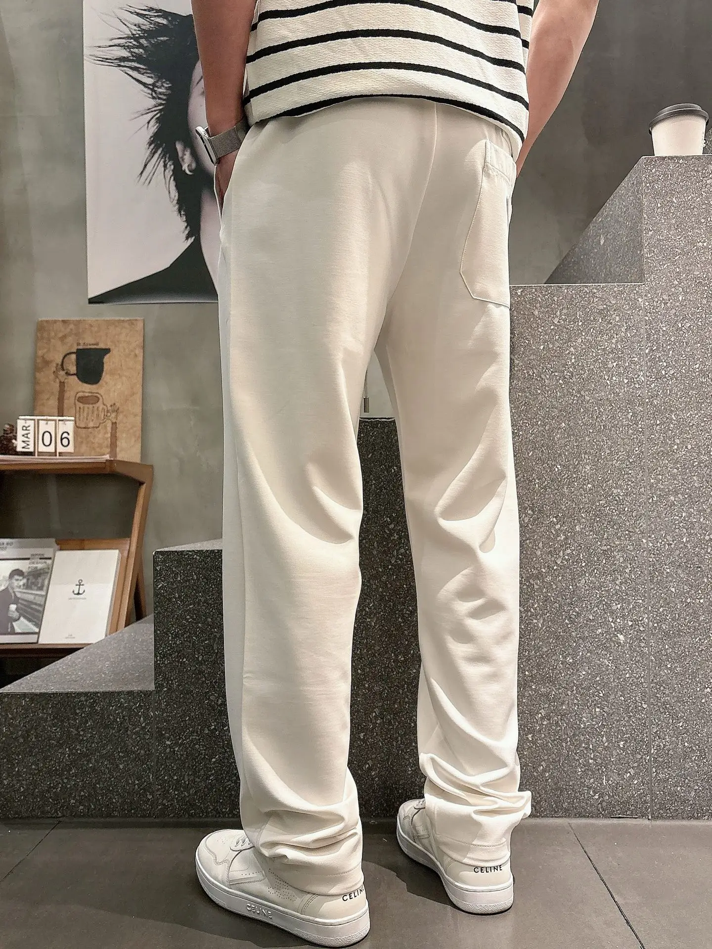 Embroidered Logo Drawstring Sweatpants D22512936 — view 9