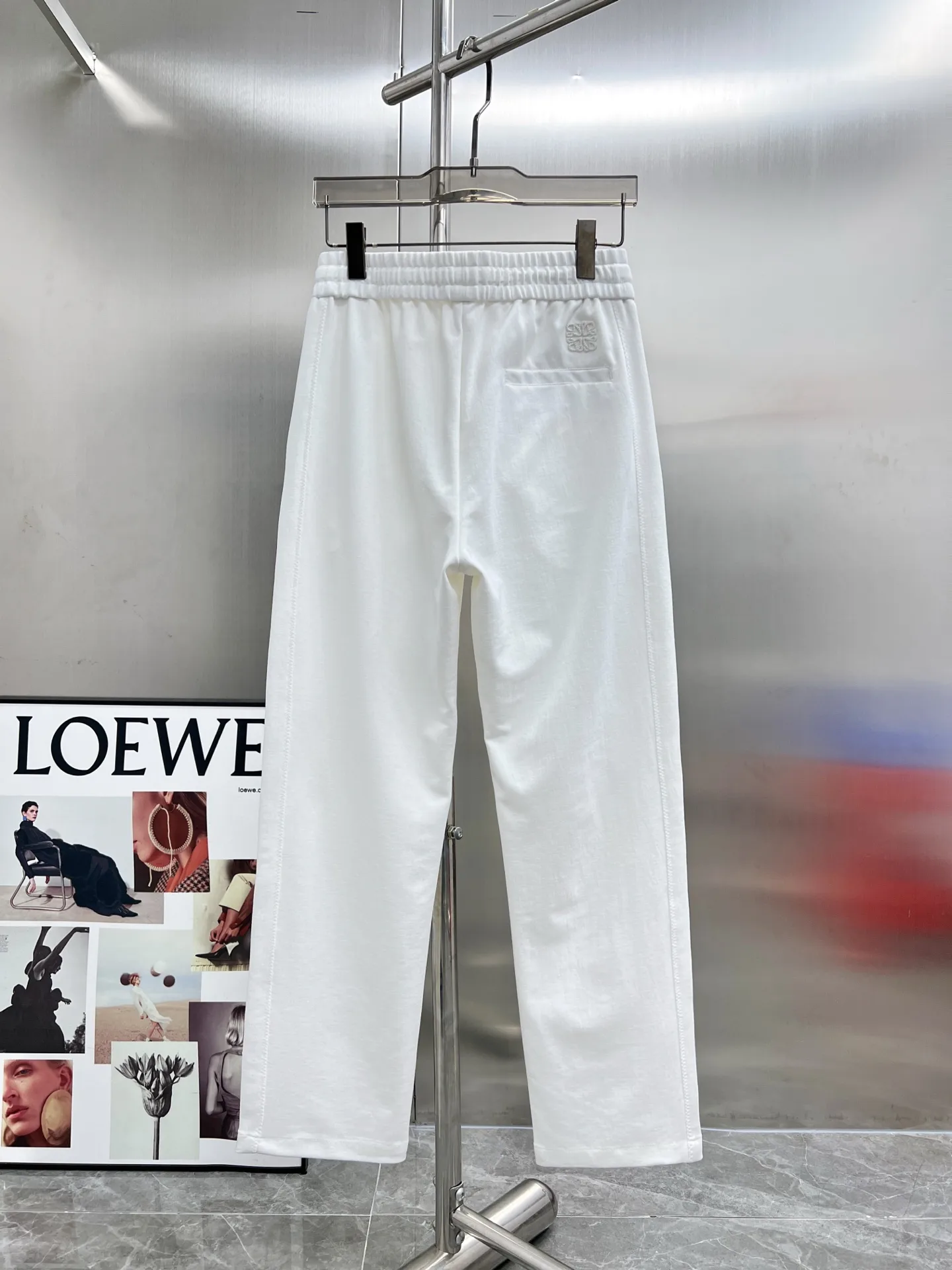 Embroidered Logo Drawstring Sweatpants D22514224 — view 2