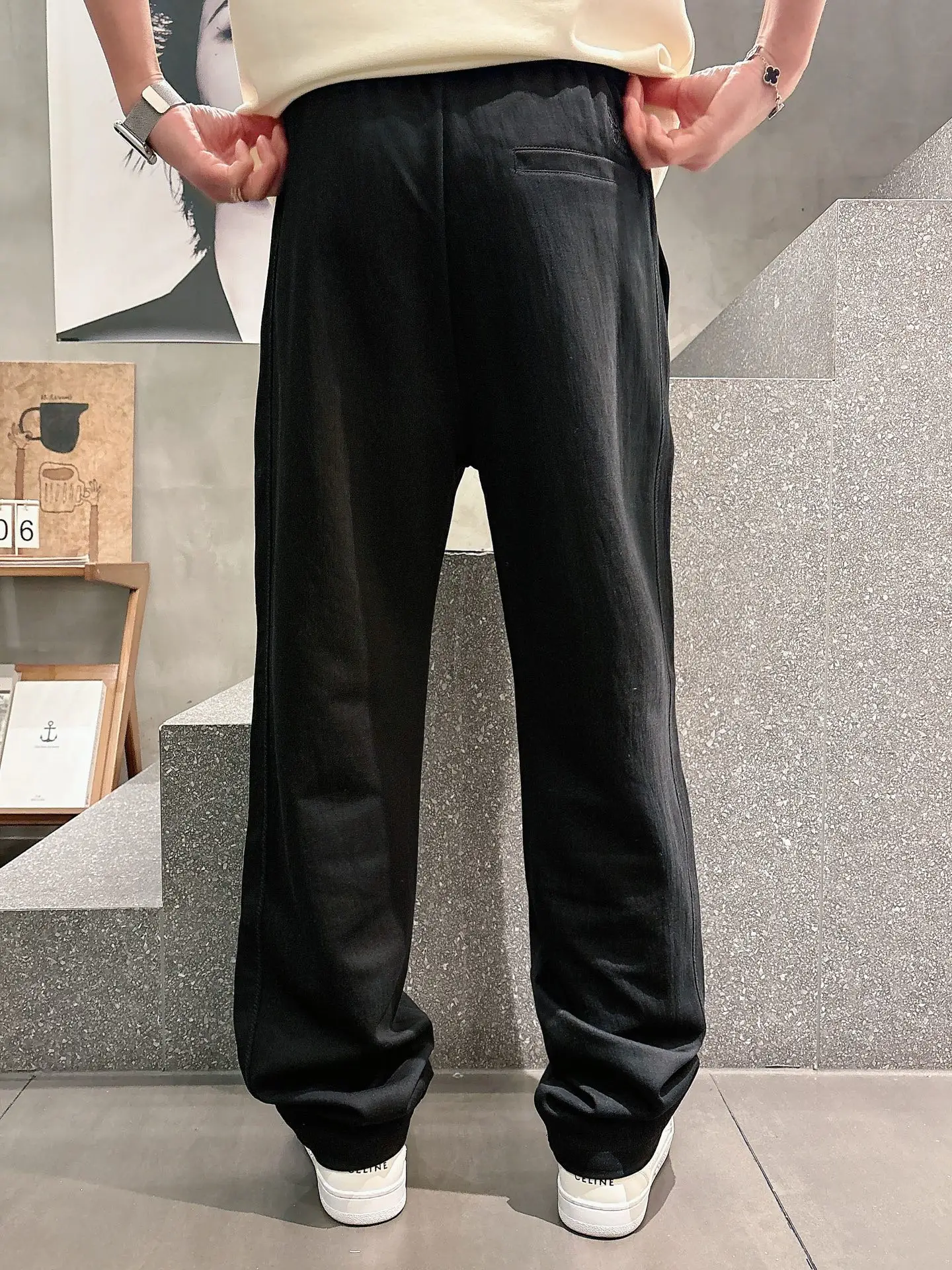 Logo-Embroidered Drawstring Trousers D22512933 — view 2