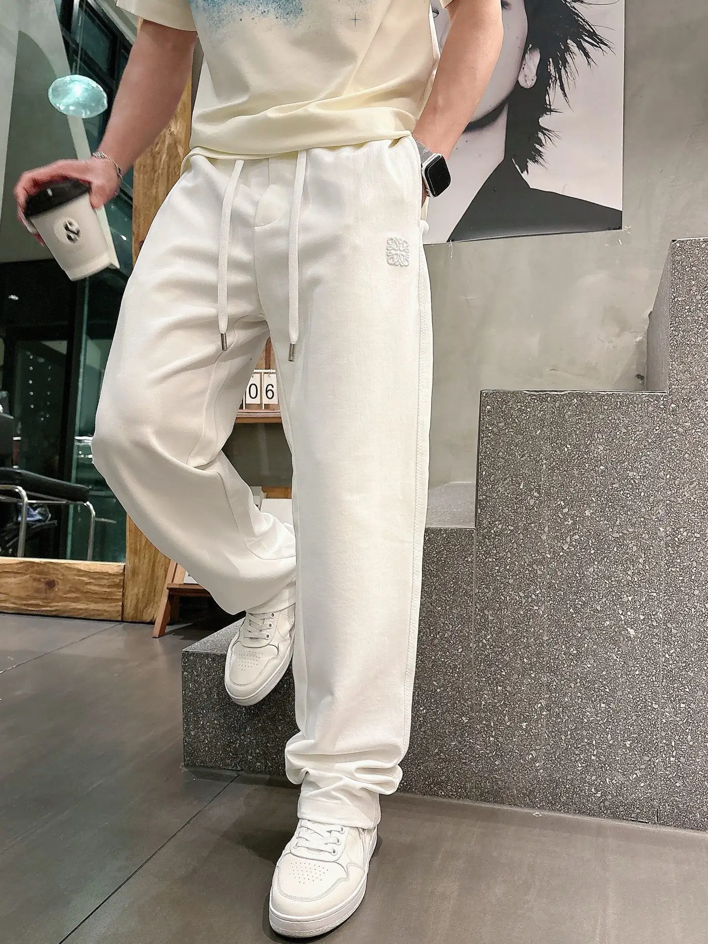Embroidered Logo Drawstring Sweatpants D22512932 — view 3