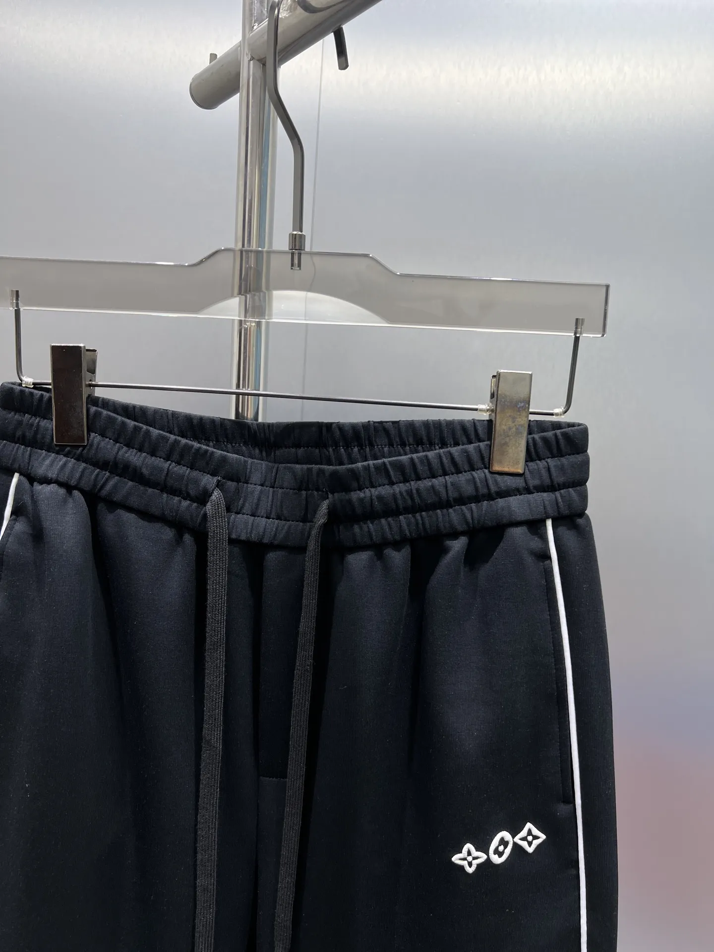 Logo Embroidered Side-Stripe Sweatpants D22511950 — view 3