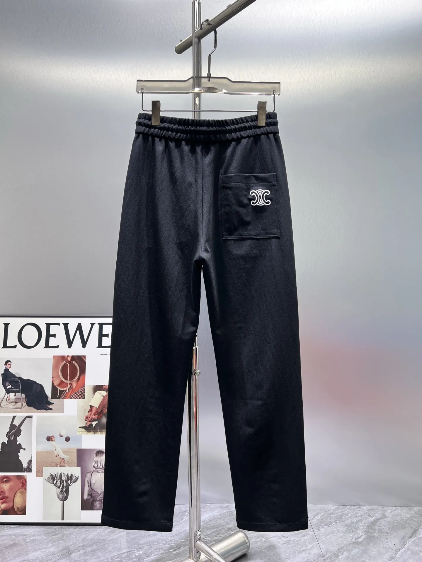 Triomphe Embroidered Logo Sweatpants D22011962 — view 2