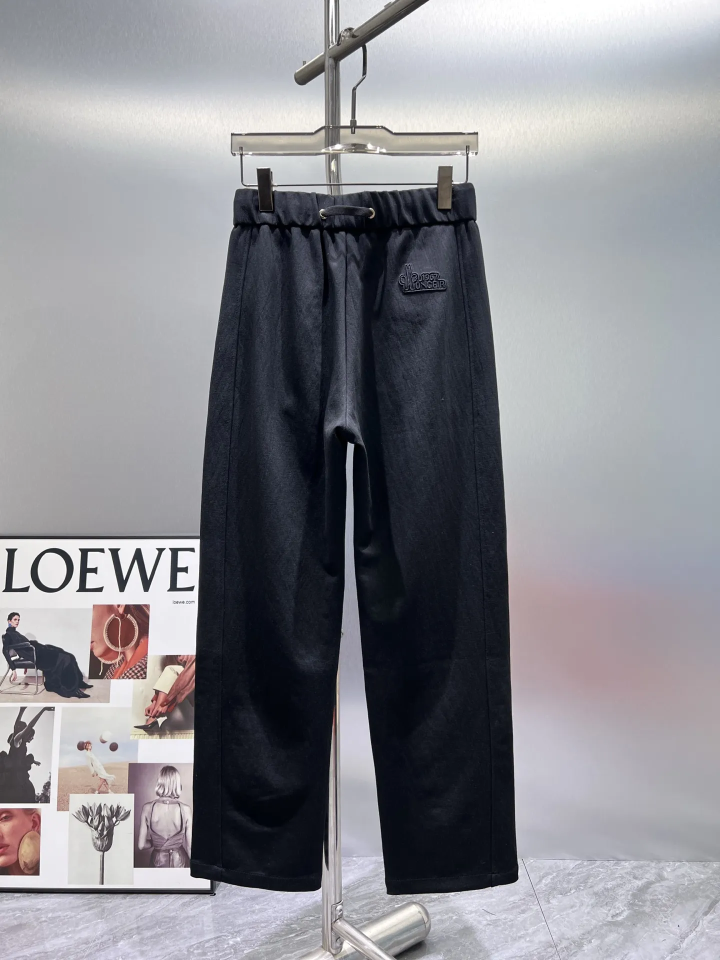 Logo-Appliquéd Straight-Leg Sweatpants D22511960 — view 2