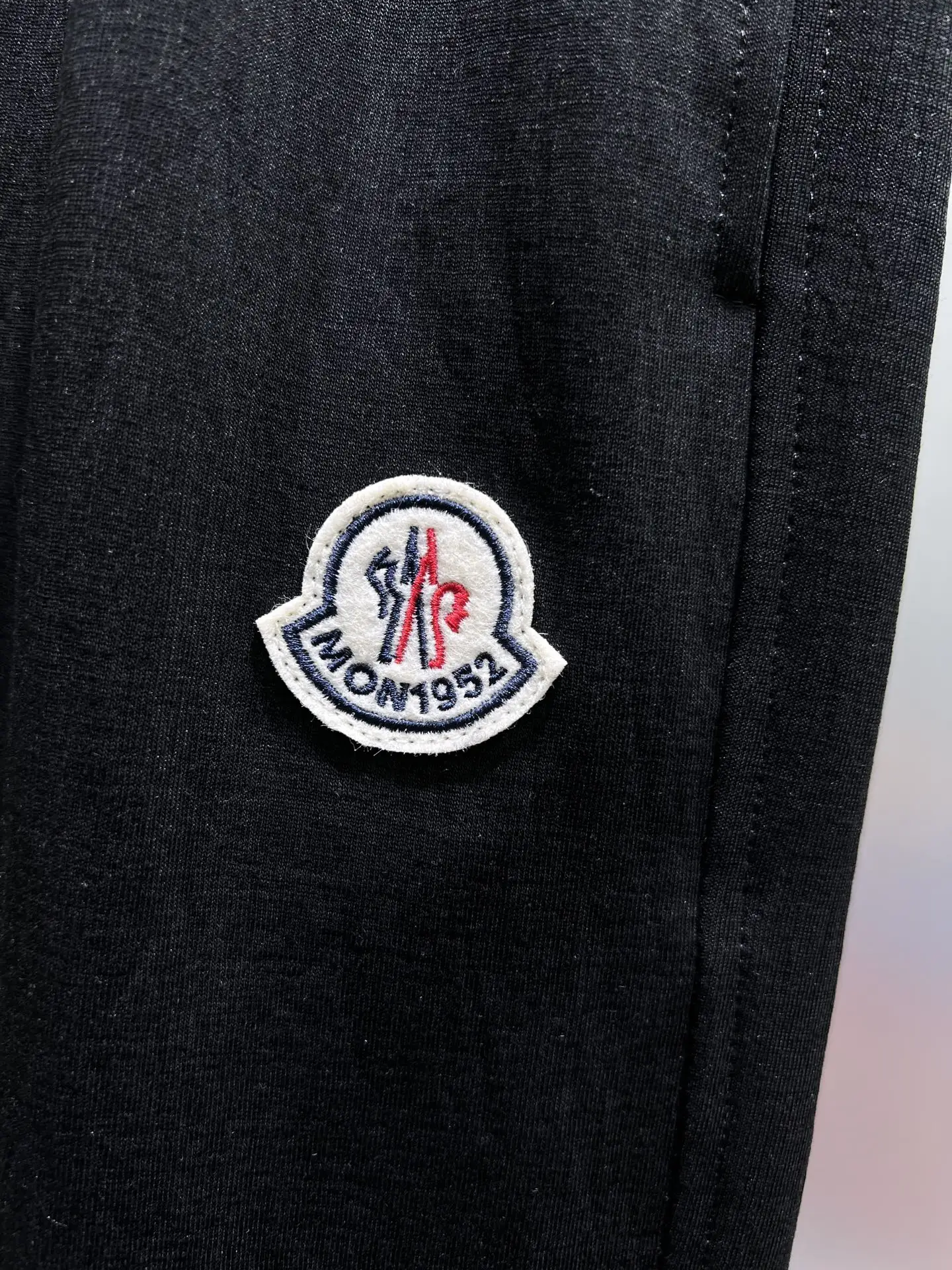 Logo-Appliquéd Straight-Leg Sweatpants D22511960 — view 4