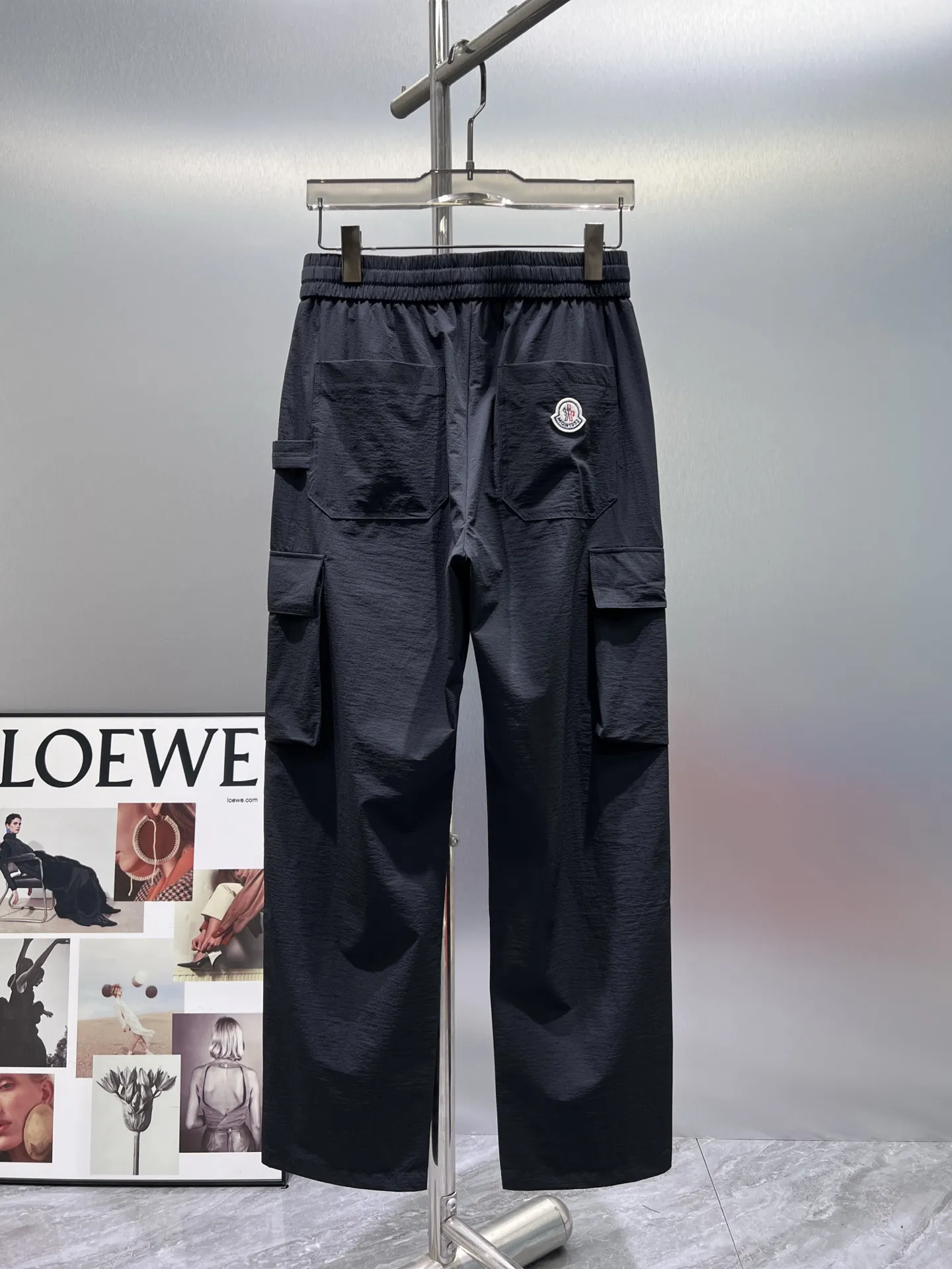 Straight-Leg Cargo Trousers D23511956 — view 2