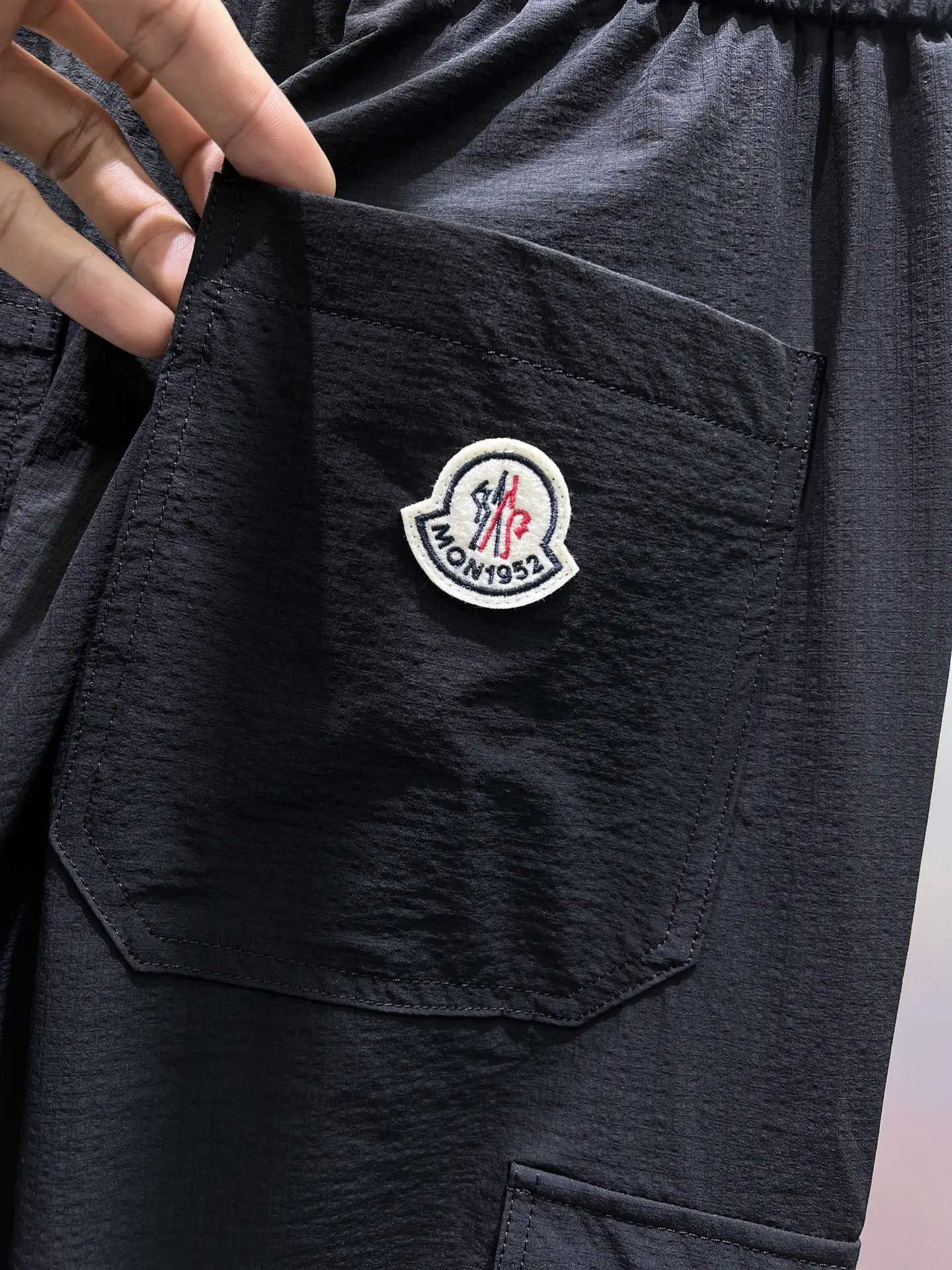 Straight-Leg Cargo Trousers D23511956 — view 6