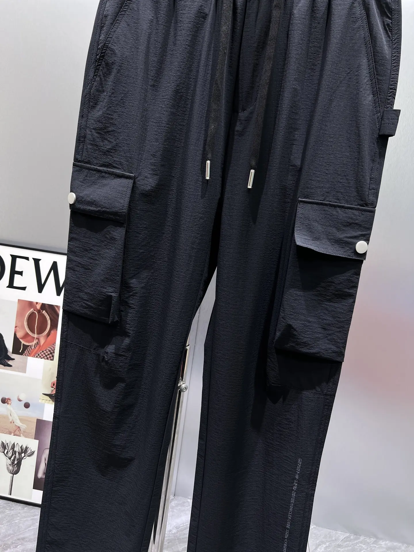 Straight-Leg Cargo Trousers D23511956 — view 7