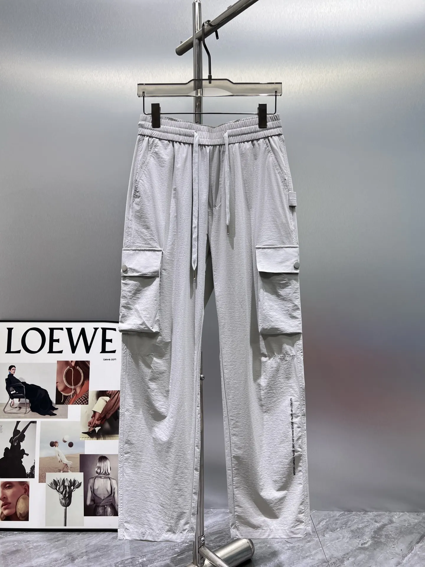 Moncler Logo-Patch Cargo Trousers D23511955