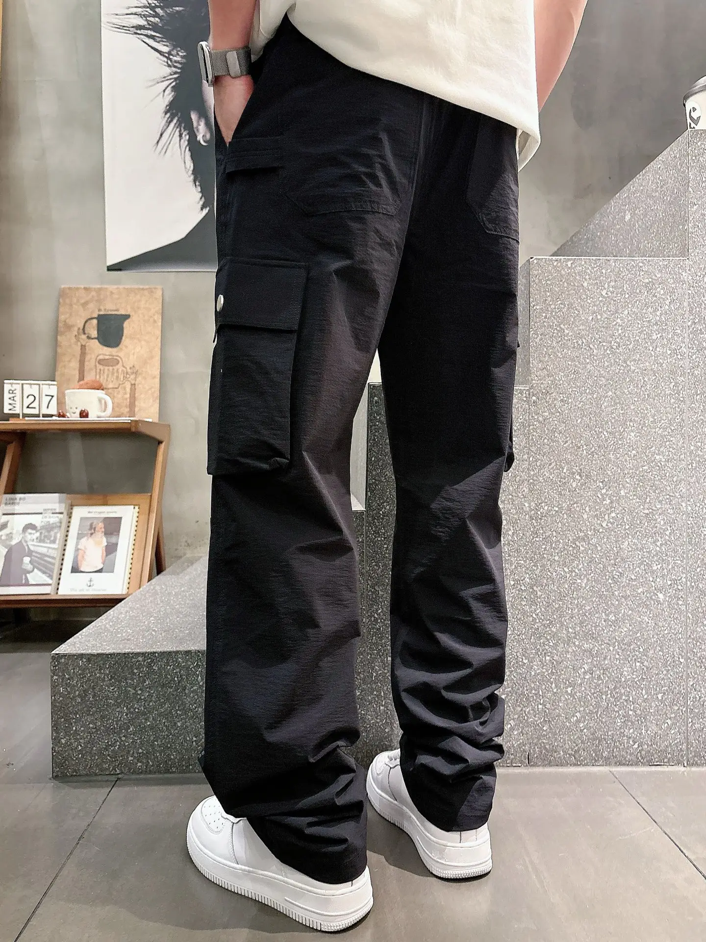 Logo-Patch Straight-Leg Cargo Trousers D23511991 — view 3