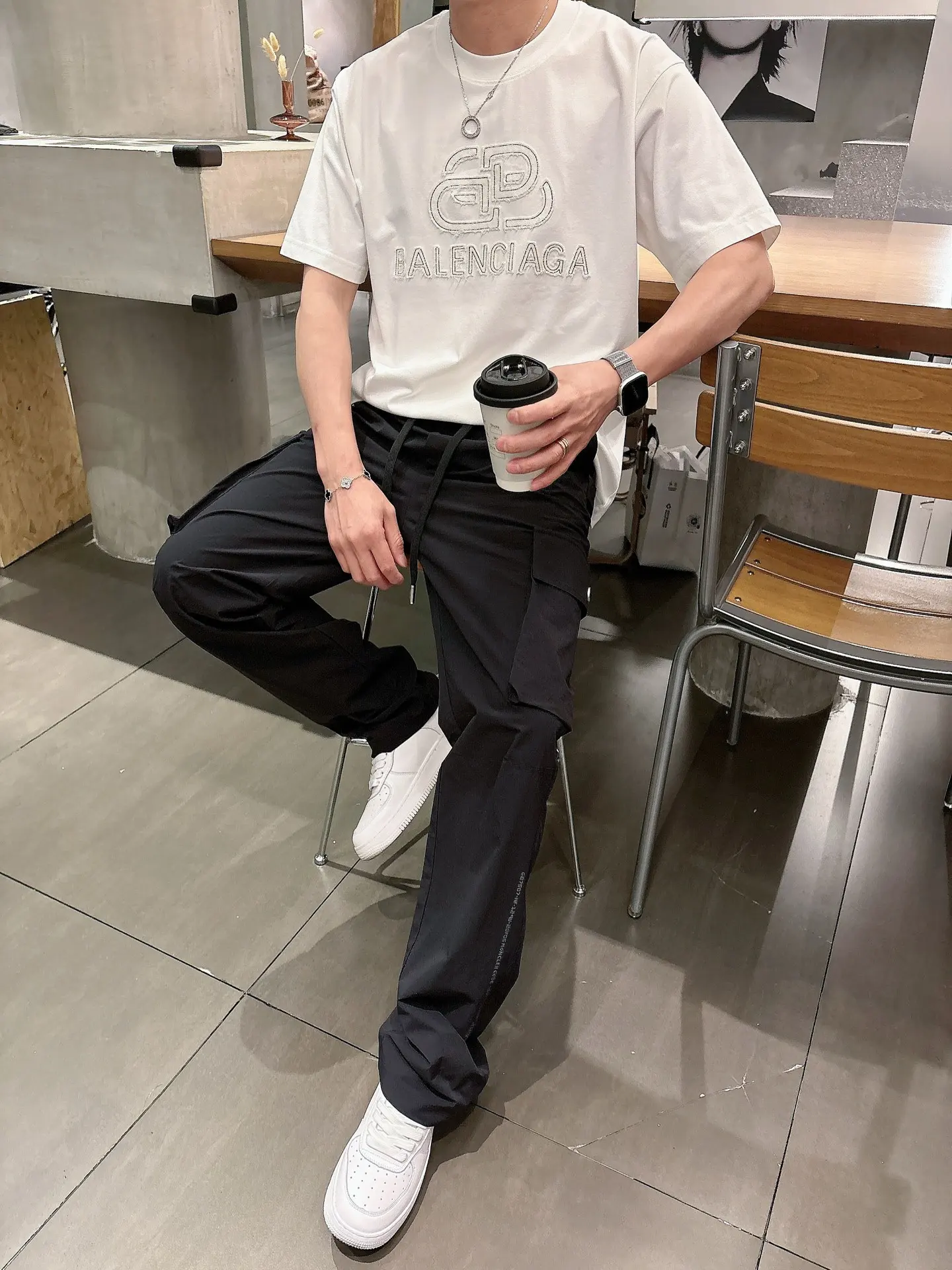 Logo-Patch Straight-Leg Cargo Trousers D23511991 — view 5
