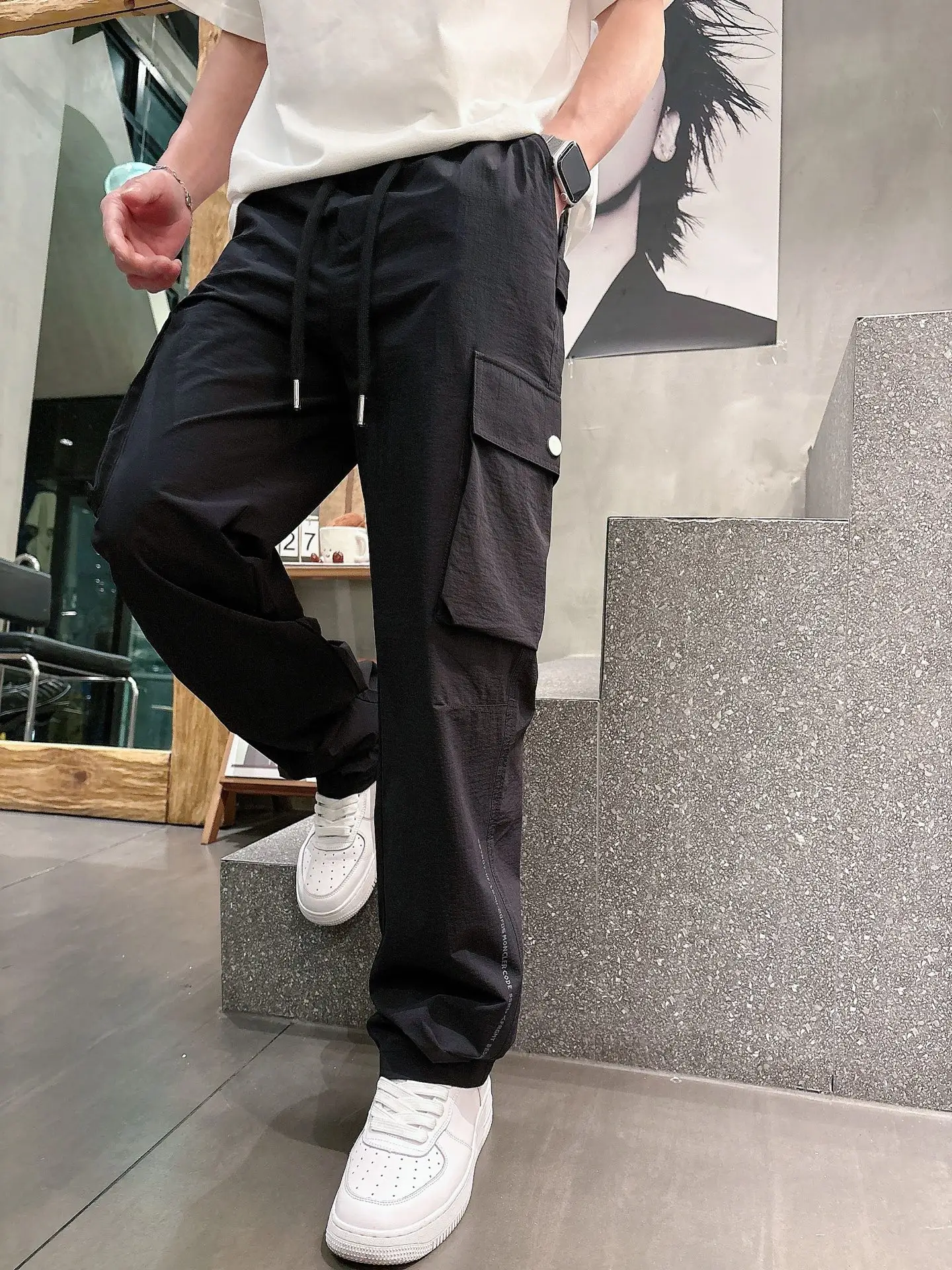 Logo-Patch Straight-Leg Cargo Trousers D23511991 — view 7
