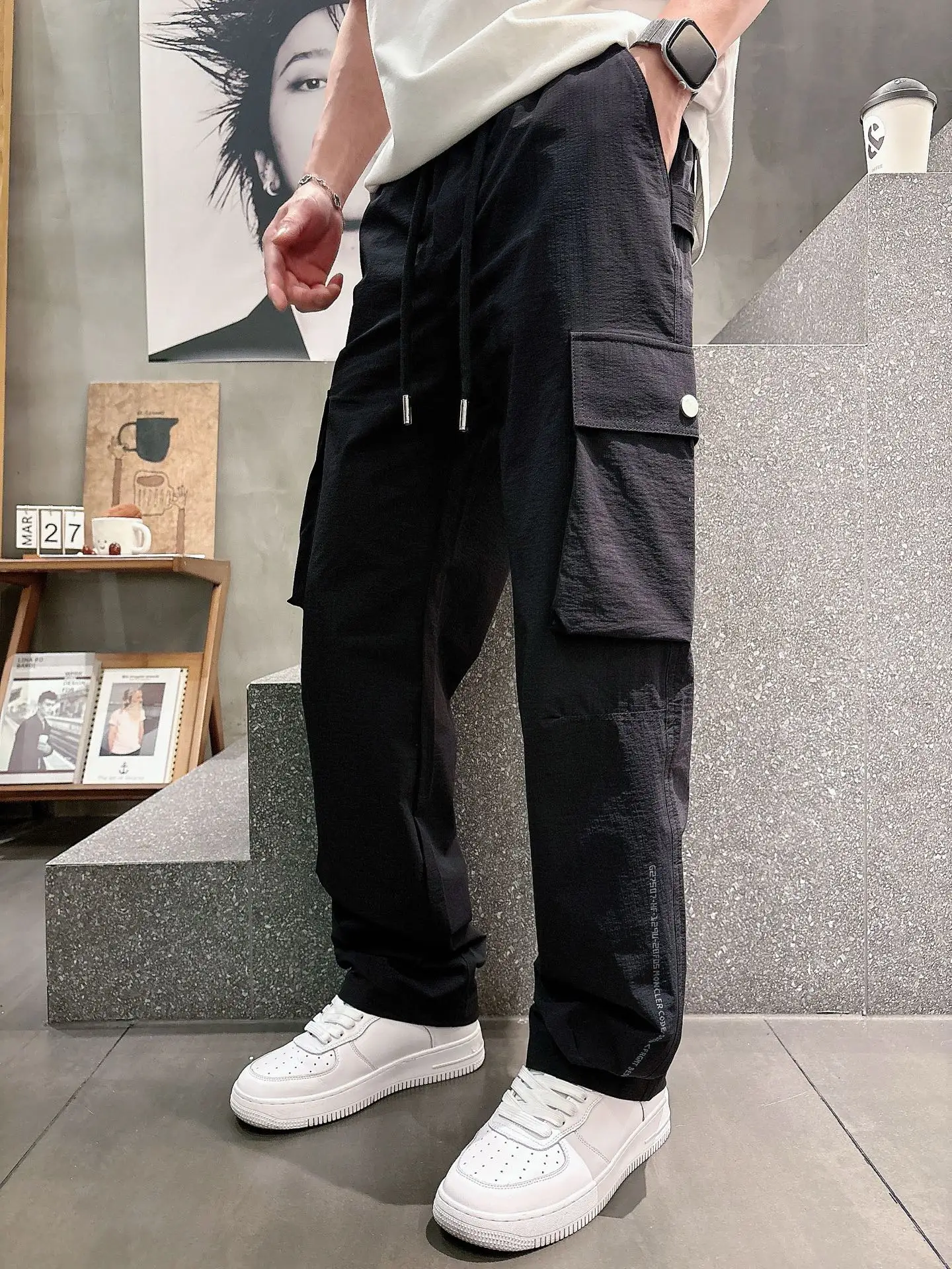 Logo-Patch Straight-Leg Cargo Trousers D23511991 — view 9