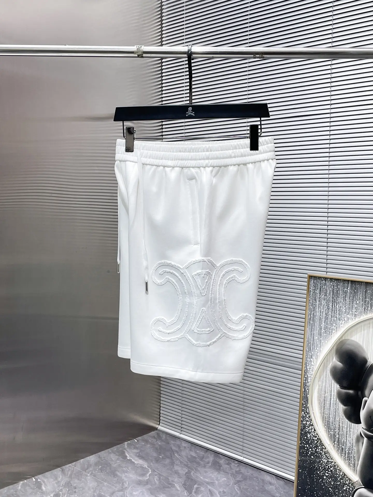 Logo Appliqué Drawstring Shorts D20012030 — view 3