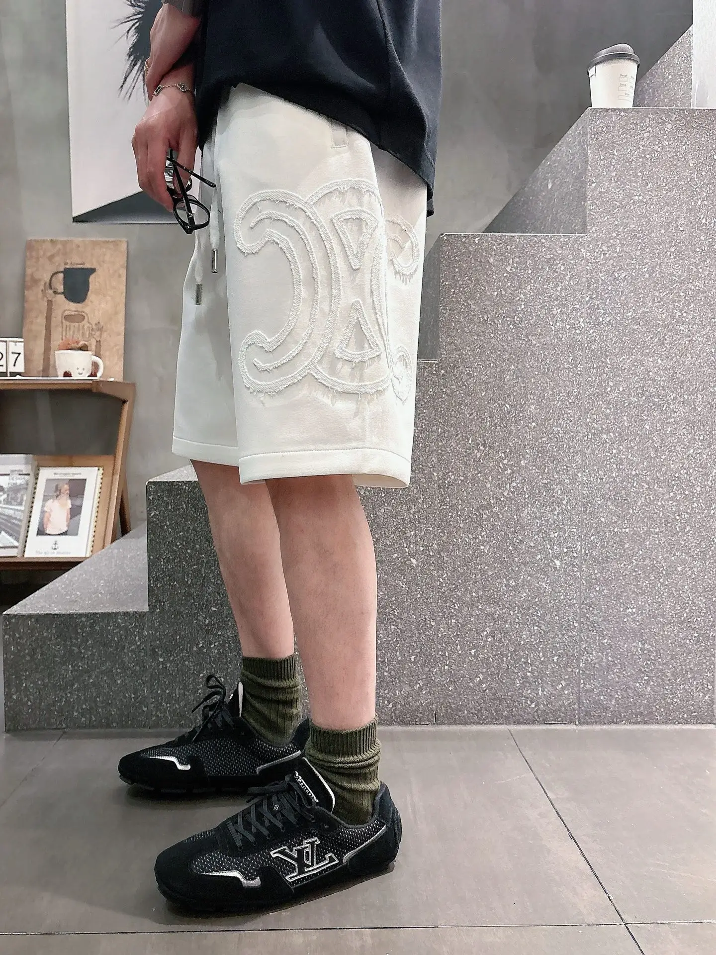 Logo Appliqué Cotton-Blend Shorts D20012048 — view 9