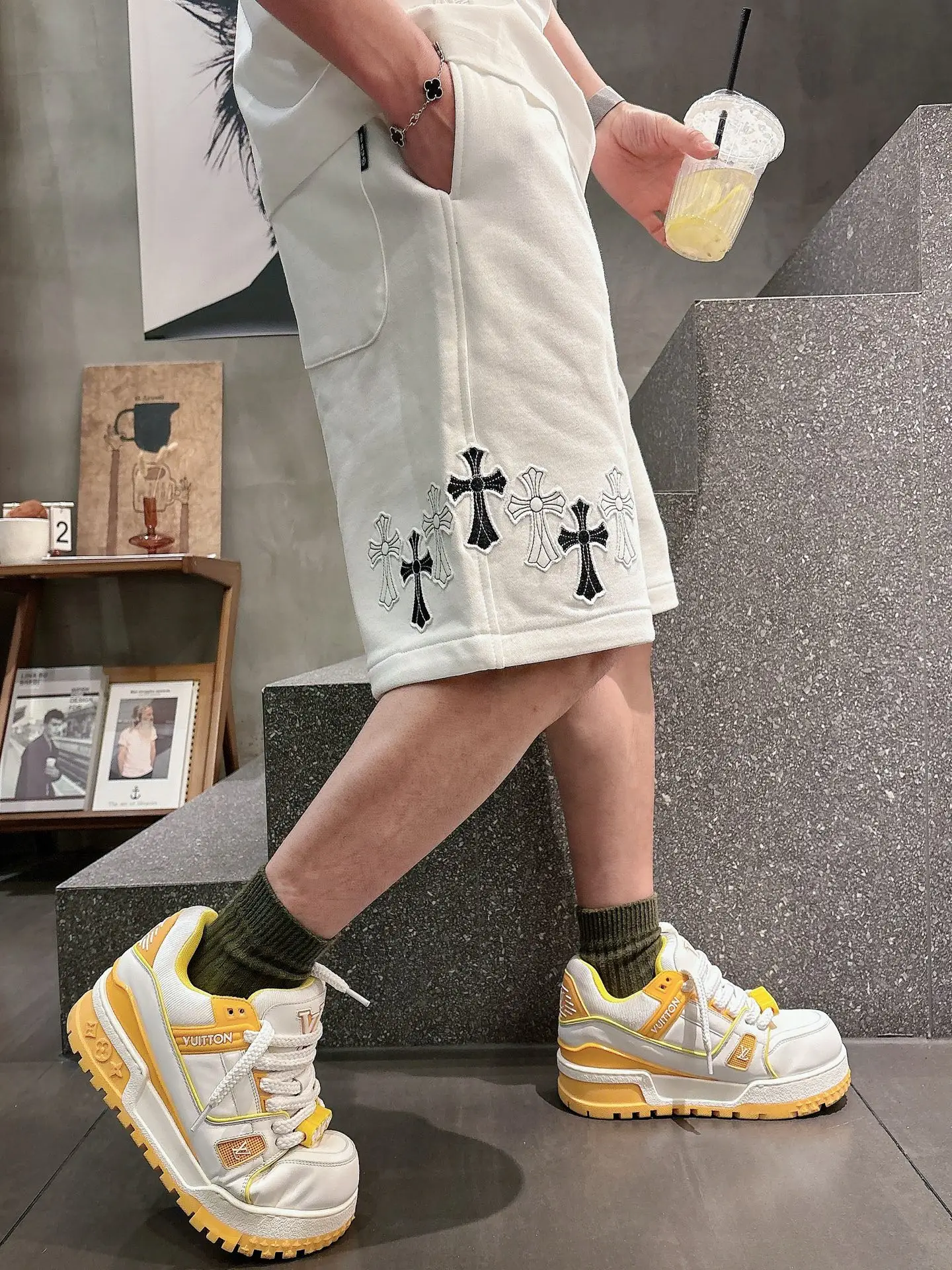 Logo Patch Cotton-Jersey Shorts D21012036 — view 2