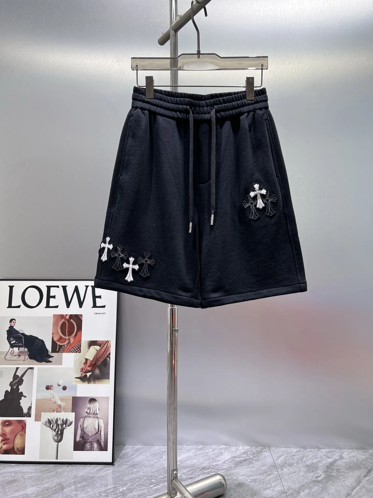 Cross Patch Embroidered Sweat Shorts D21012011