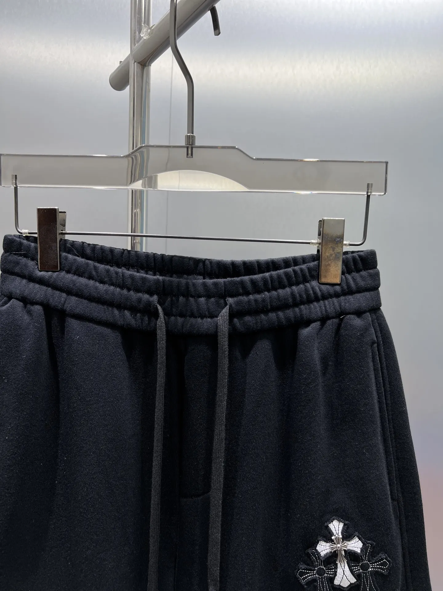 Cross Patch Embroidered Sweat Shorts D21012011 — view 3