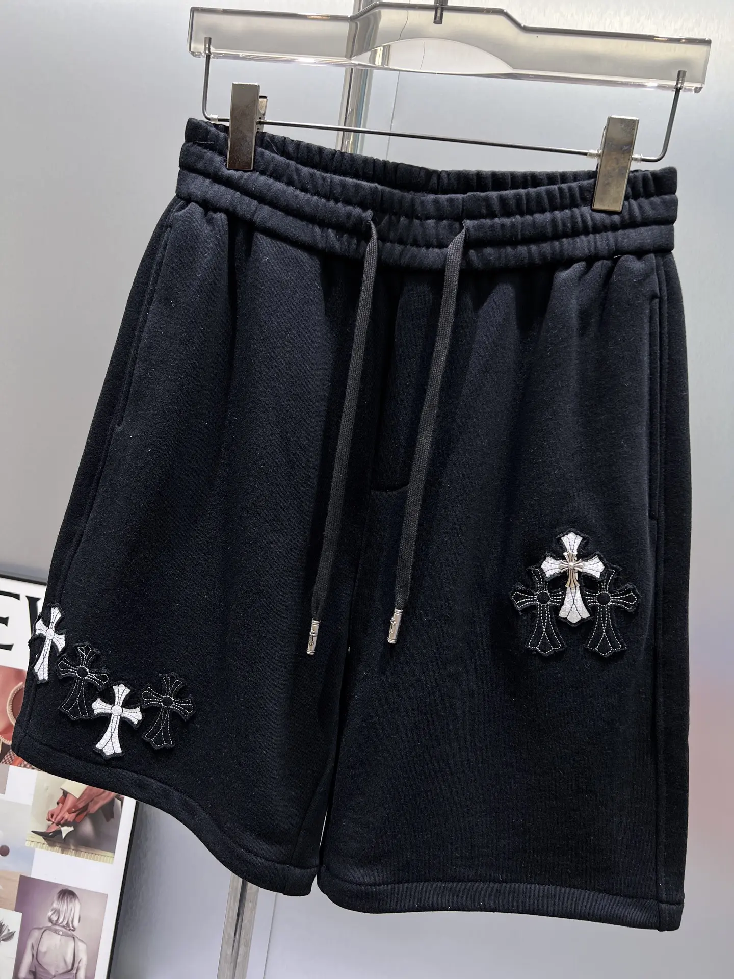 Cross Patch Embroidered Sweat Shorts D21012011 — view 5
