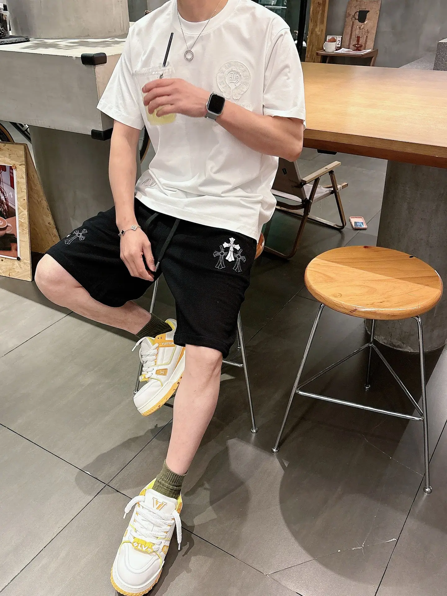 Cross Patch Embroidered Cotton Shorts D21012037 — view 5