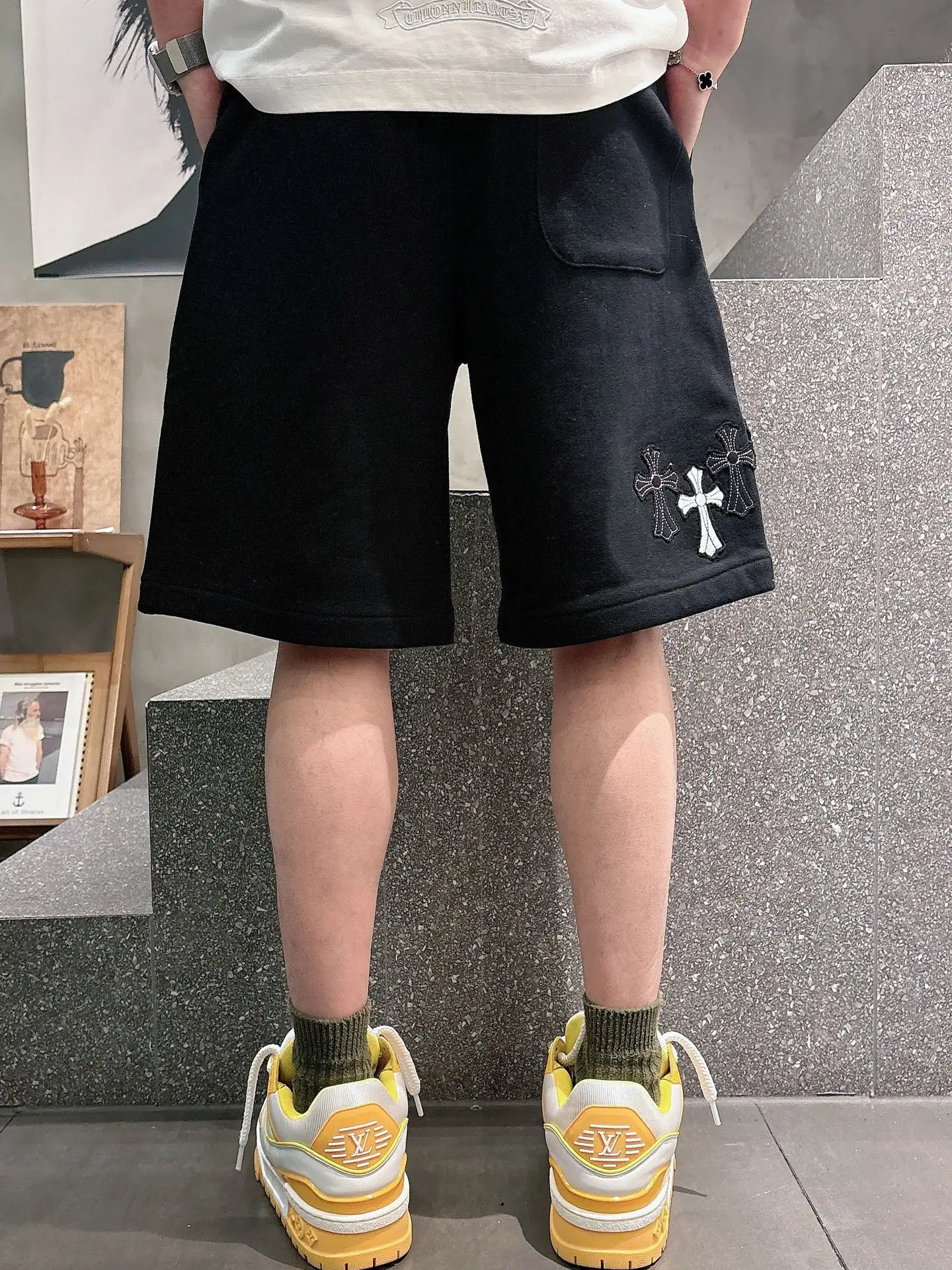Cross Patch Embroidered Cotton Shorts D21012037 — view 7