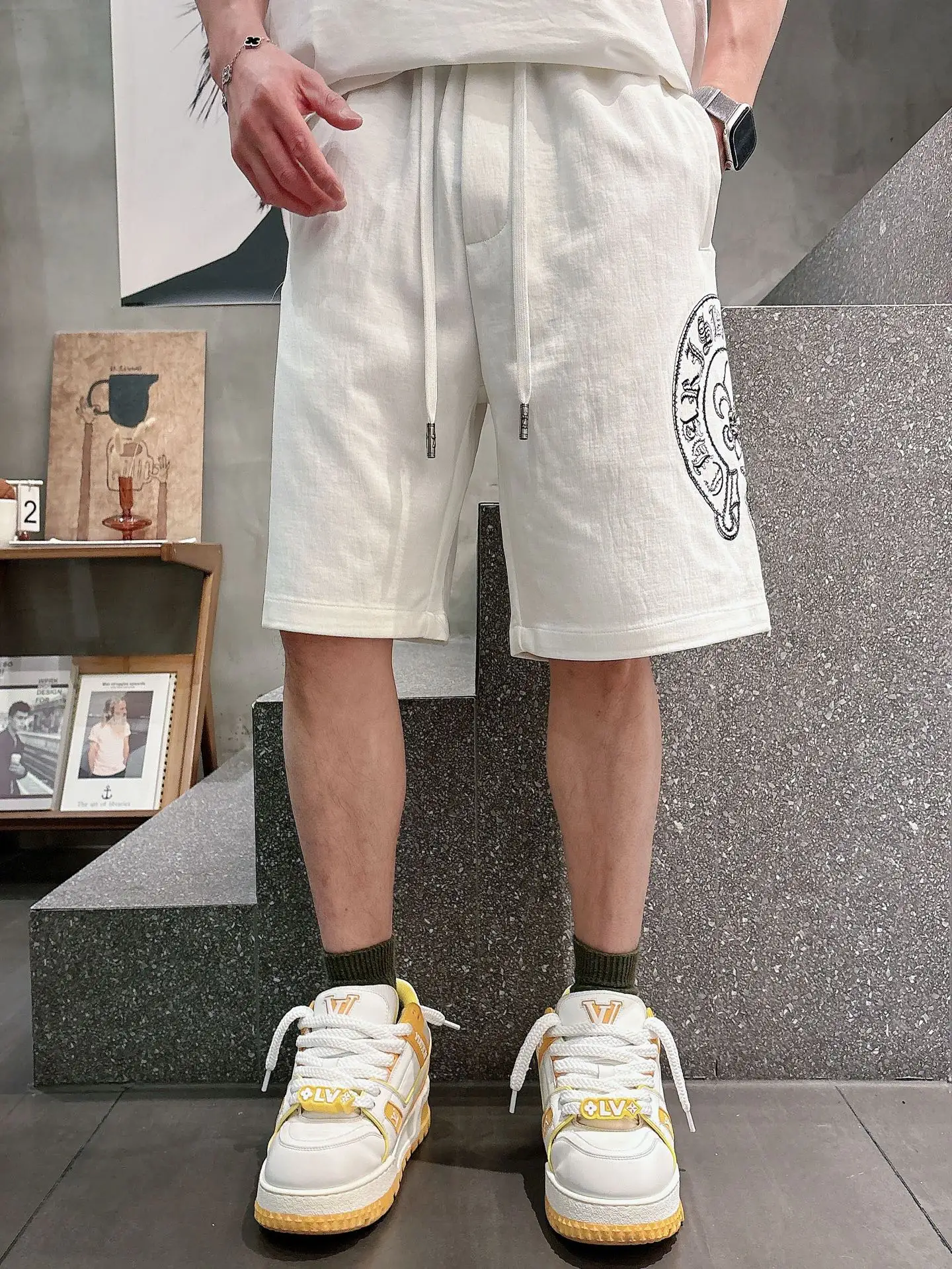 Logo Embroidered Drawstring Shorts D20012044