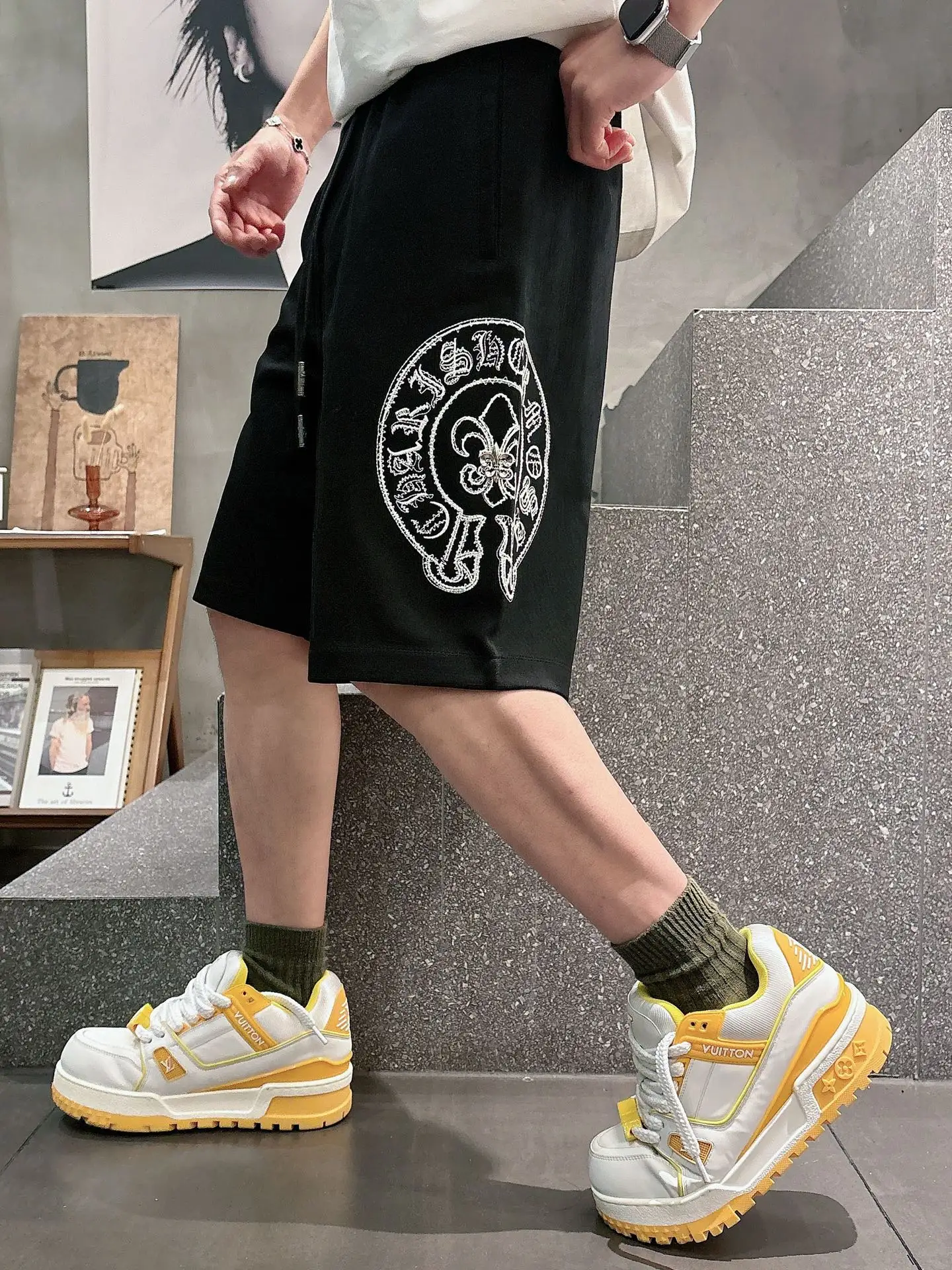 Logo-Embroidered Drawstring Cotton Shorts D20012045 — view 4