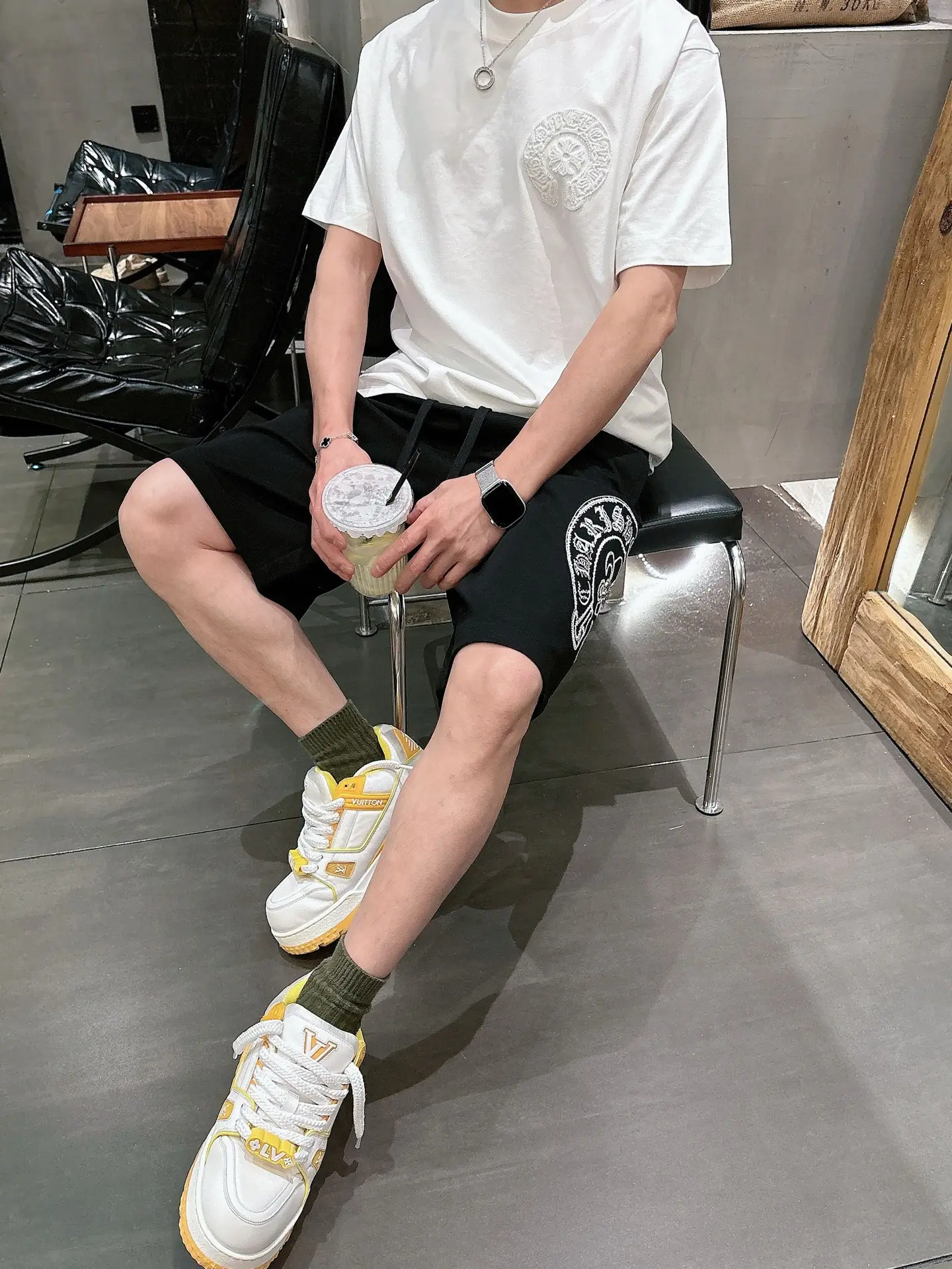 Logo-Embroidered Drawstring Cotton Shorts D20012045 — view 9