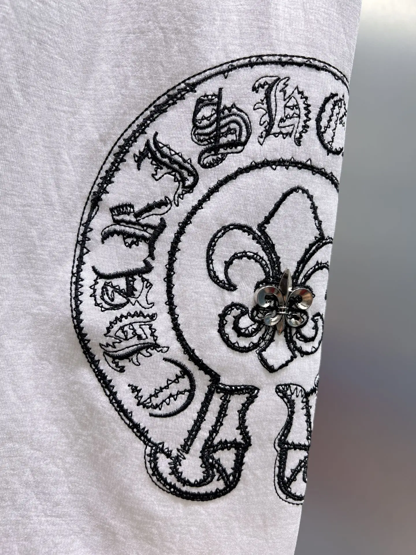 Logo Embroidered Cotton Jersey Shorts D20012020 — view 9