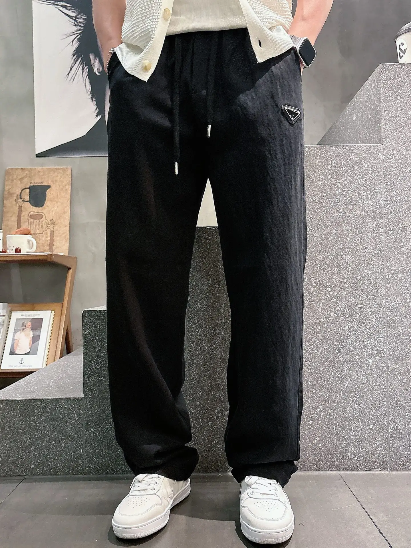 Logo-Patch Straight-Leg Casual Trousers D23011988