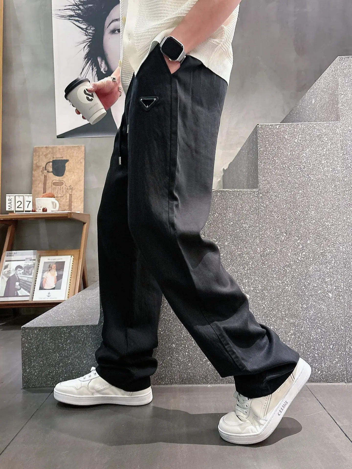 Logo-Patch Straight-Leg Casual Trousers D23011988 — view 2