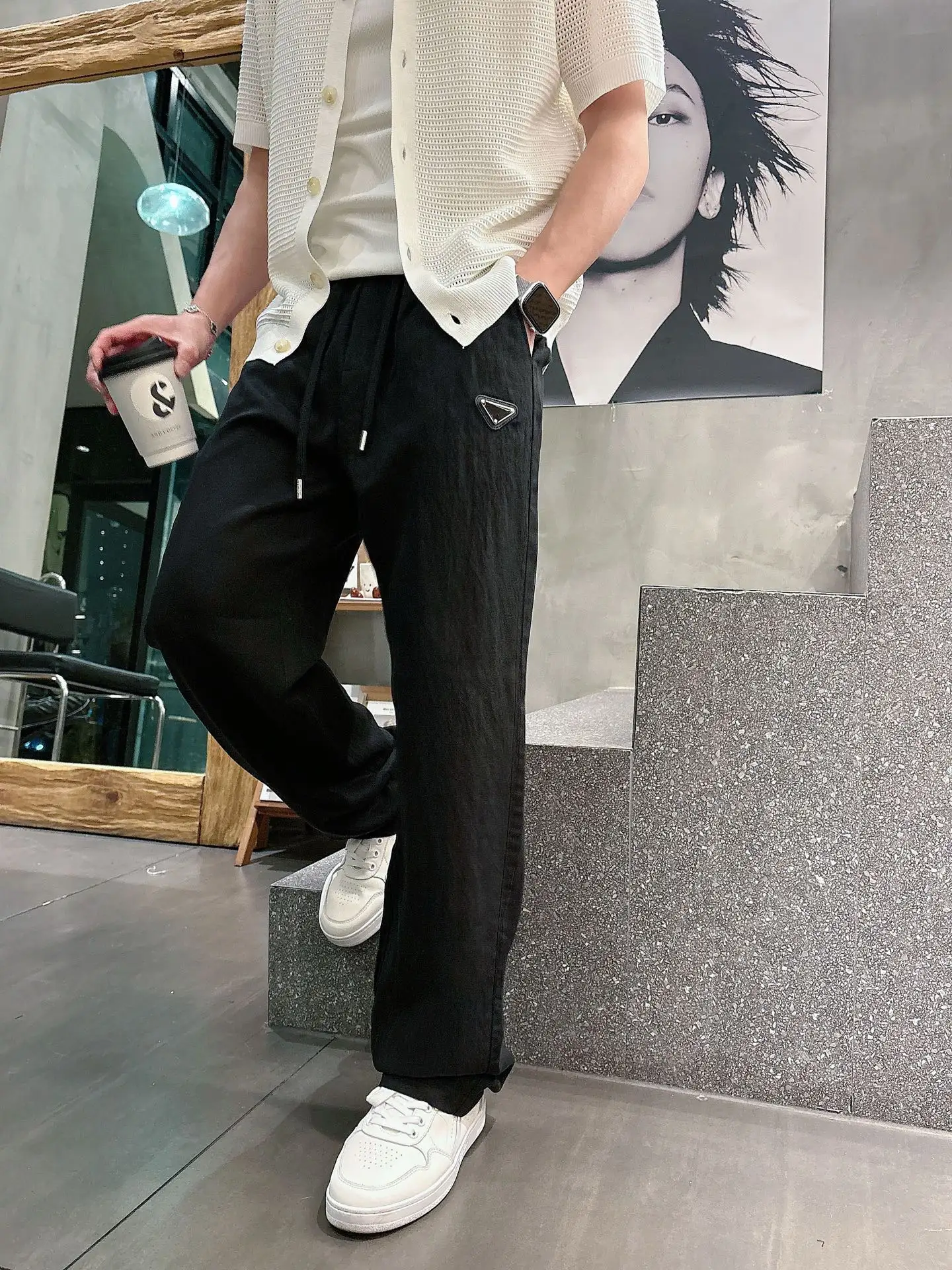 Logo-Patch Straight-Leg Casual Trousers D23011988 — view 4