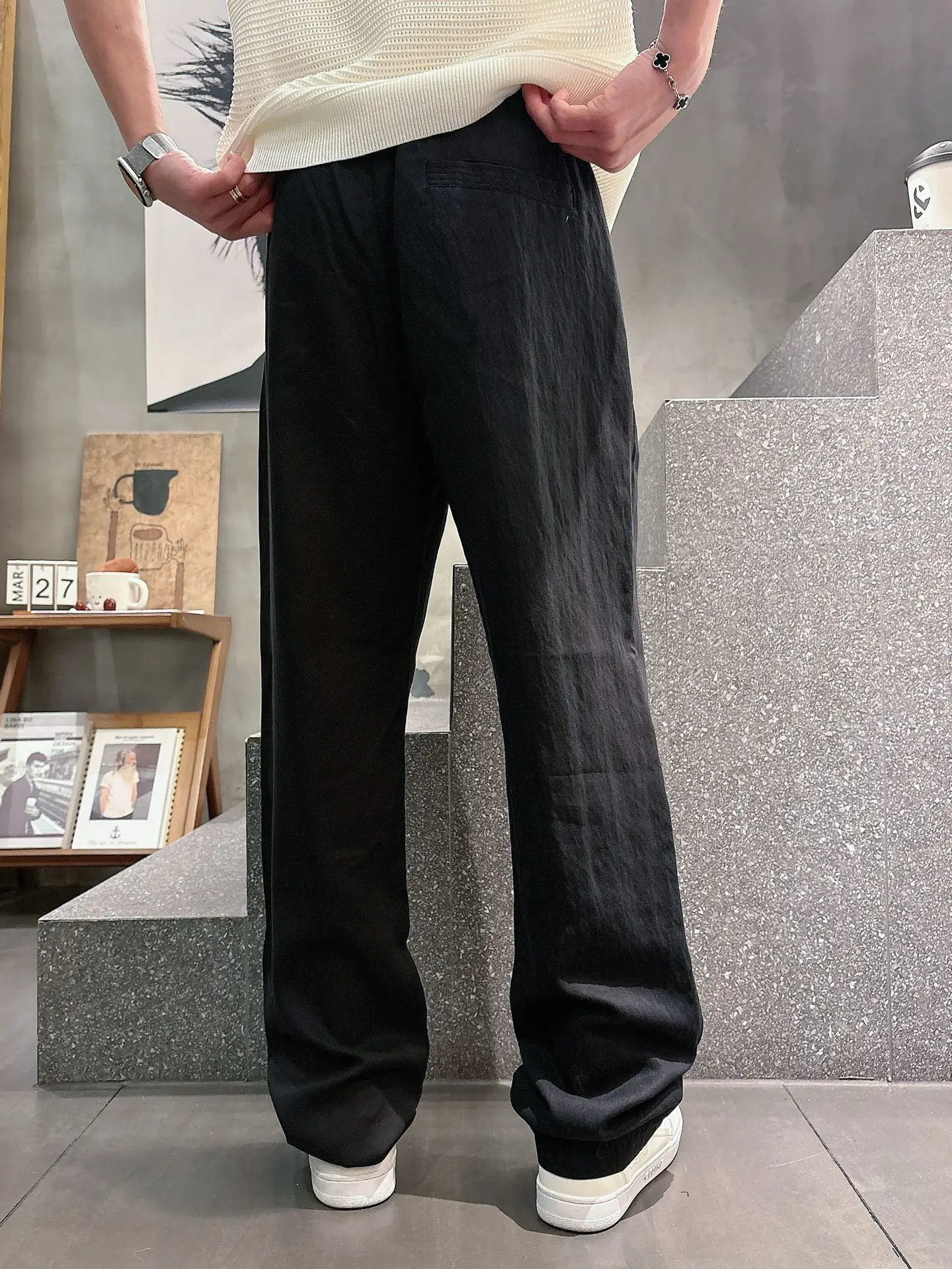 Logo-Patch Straight-Leg Casual Trousers D23011988 — view 6