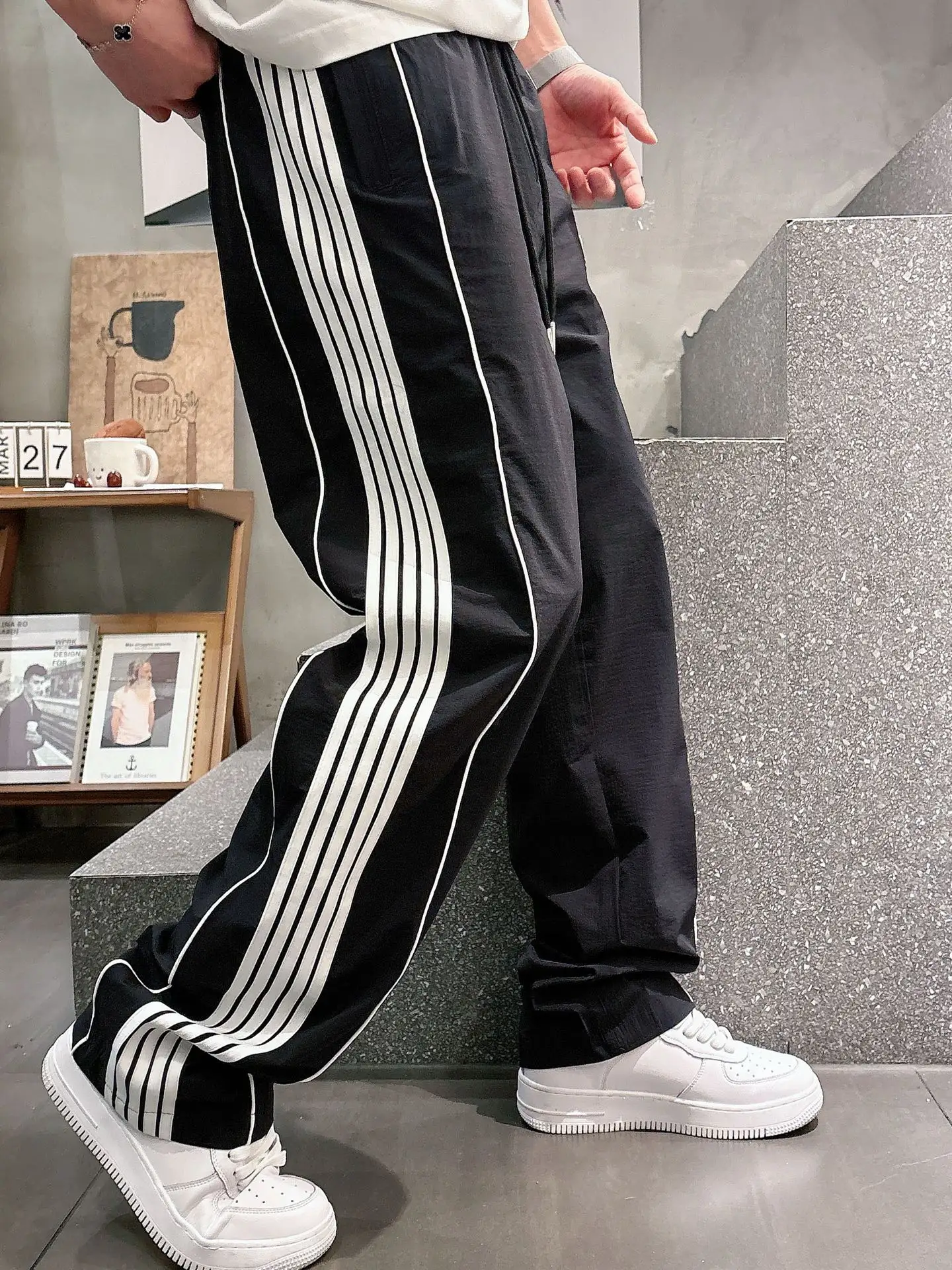 Logo Embroidered Side-Stripe Track Pants D23511990 — view 3