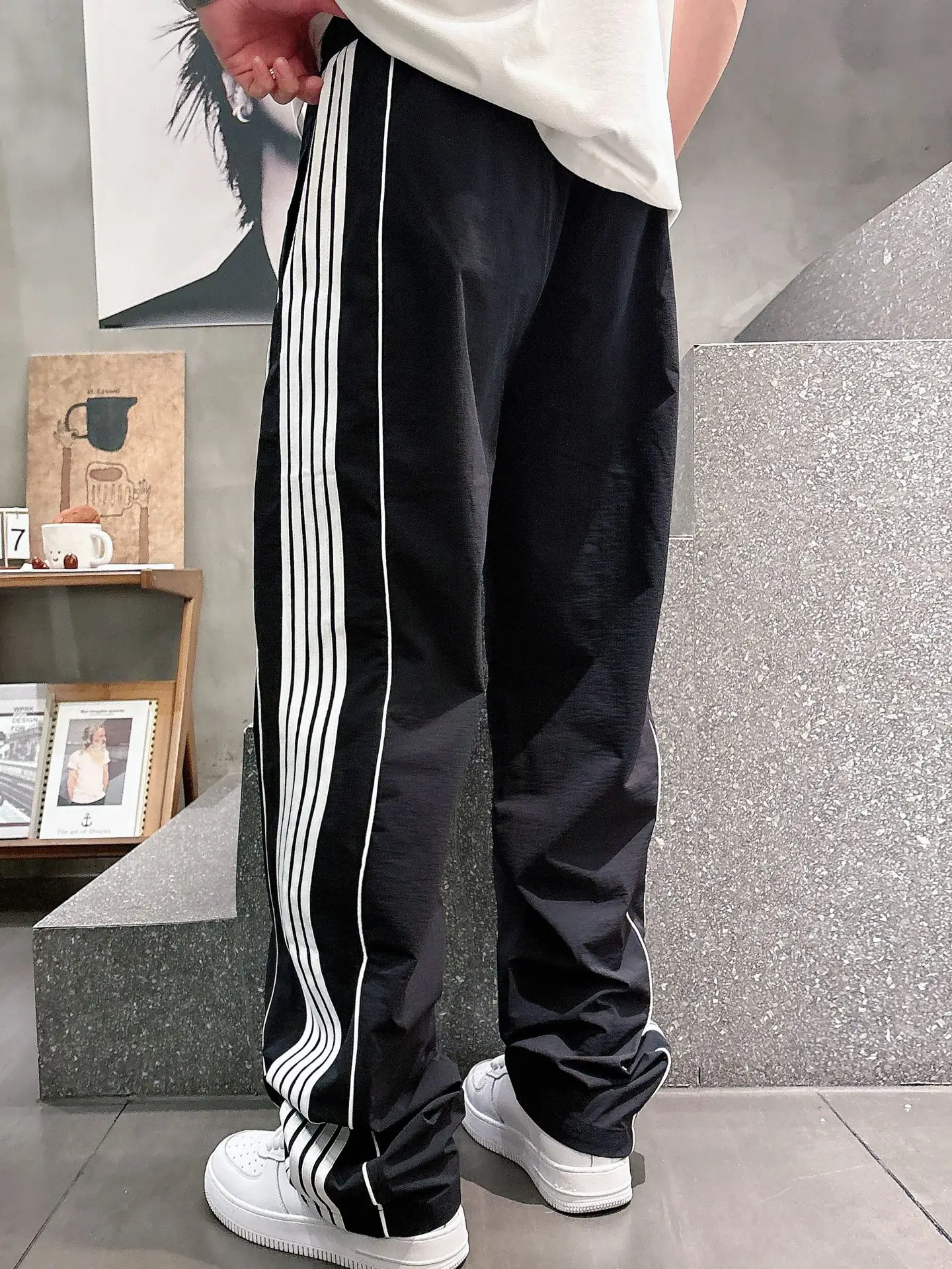 Logo Embroidered Side-Stripe Track Pants D23511990 — view 5