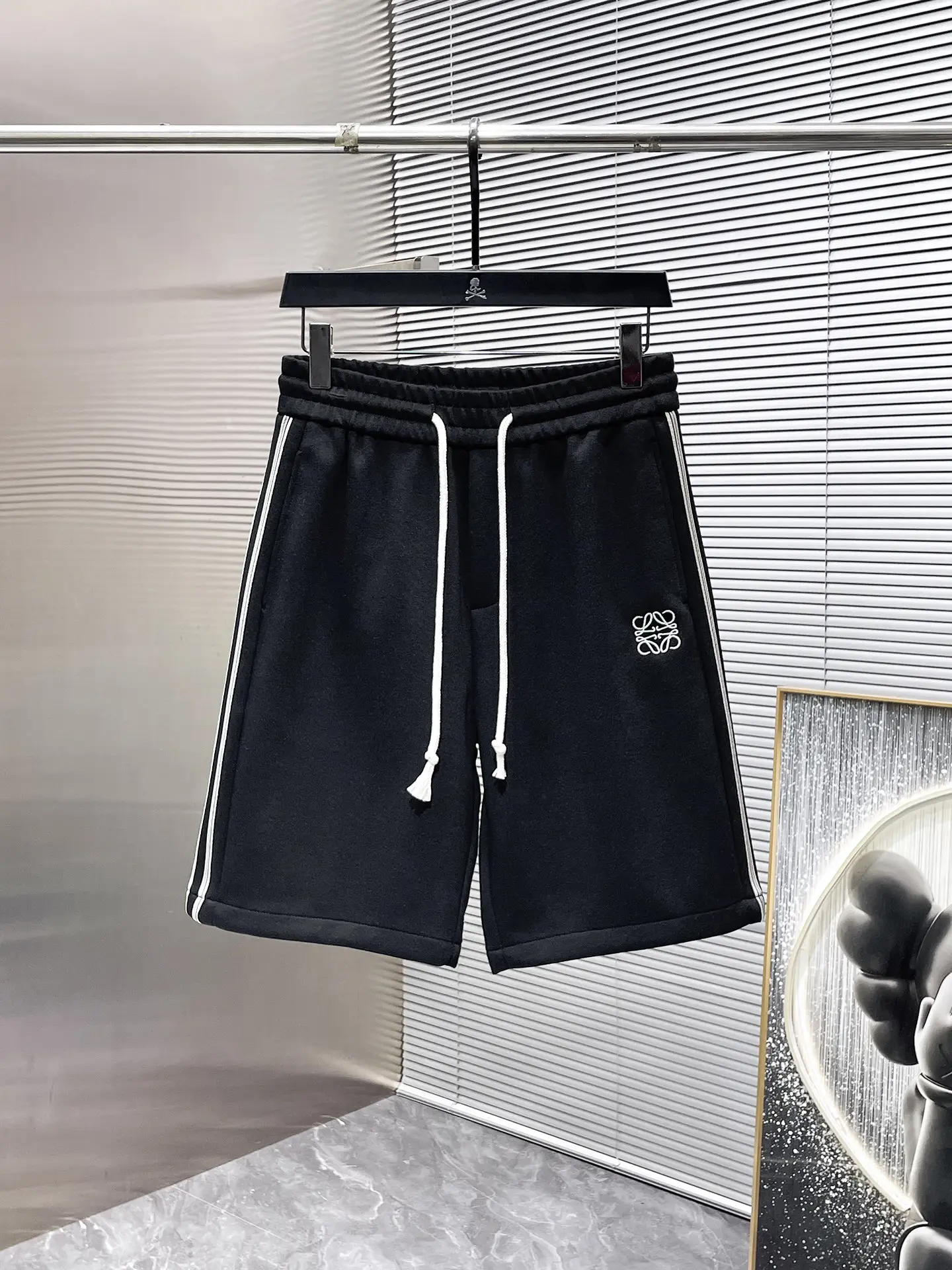 Embroidered Logo Drawstring Shorts D20512029
