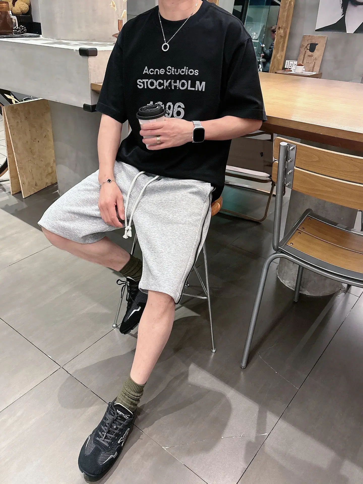 Embroidered Logo Cotton-Blend Shorts D20512050 — view 9