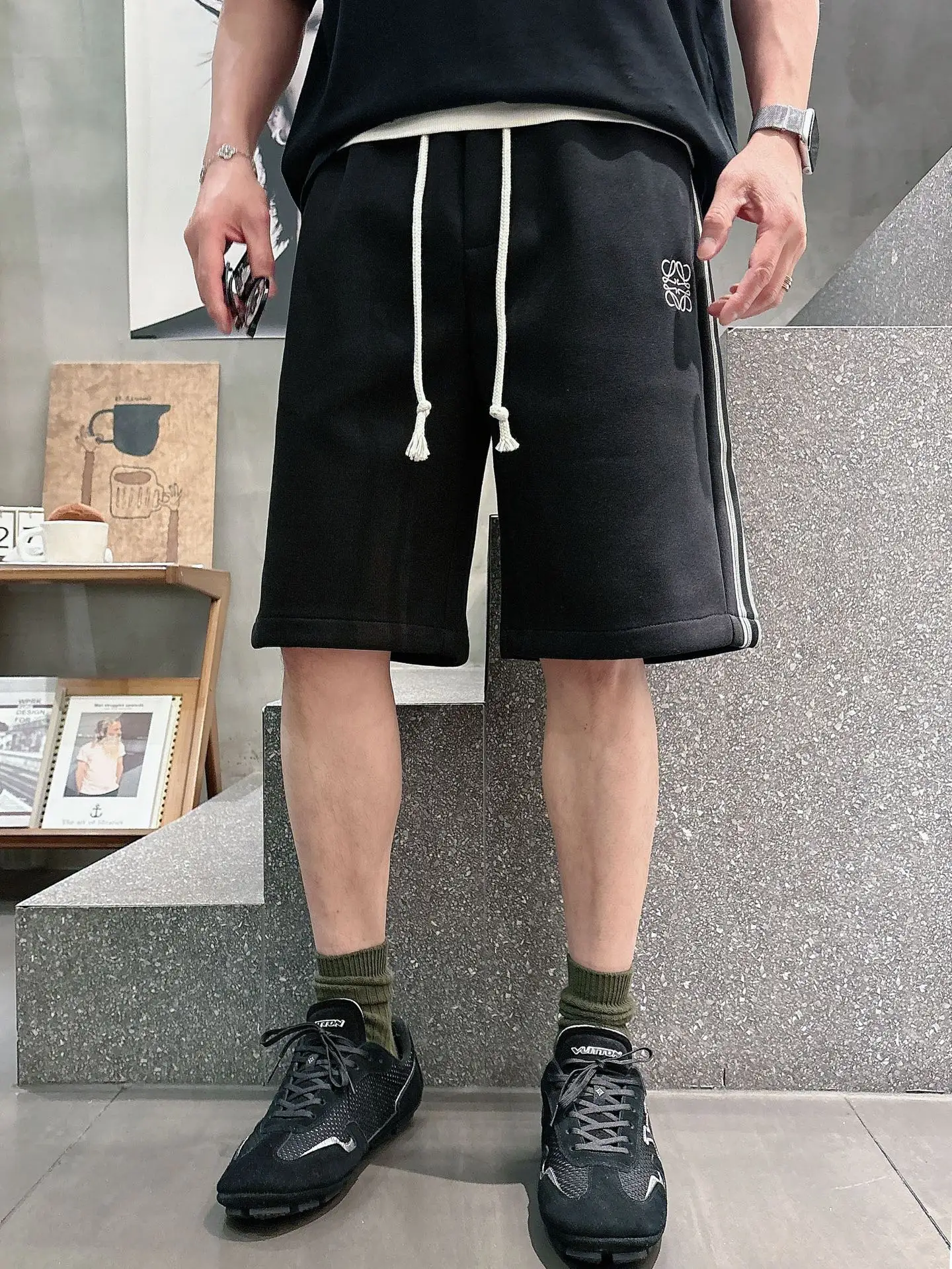 Logo Embroidered Drawstring Shorts D20512051