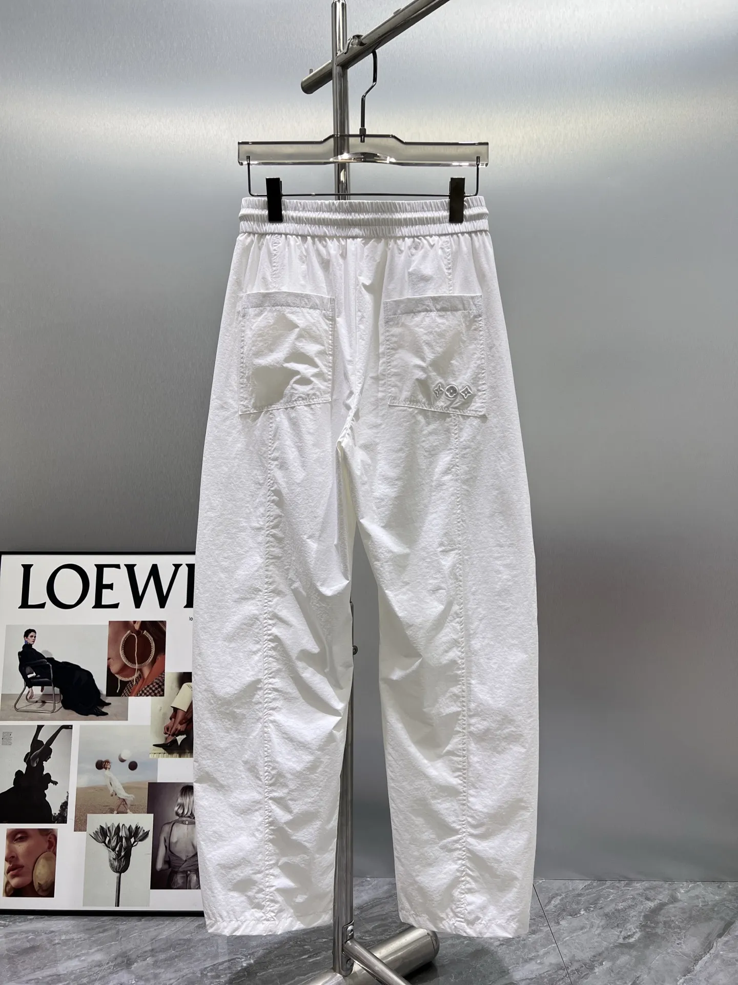 Embroidered Logo Drawstring Casual Trousers D21512003 — view 2