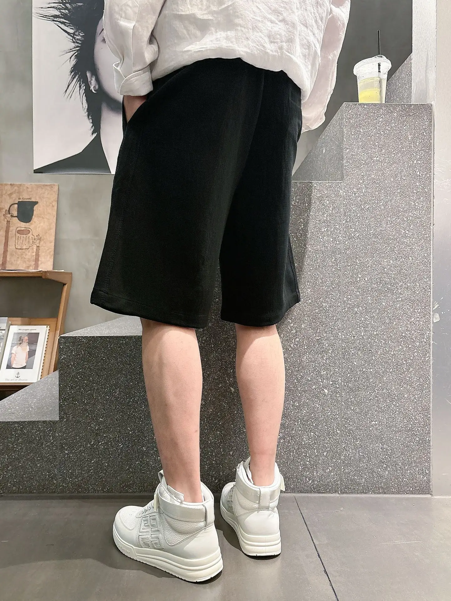 Embroidered Logo Drawstring Shorts D17011029 — view 2