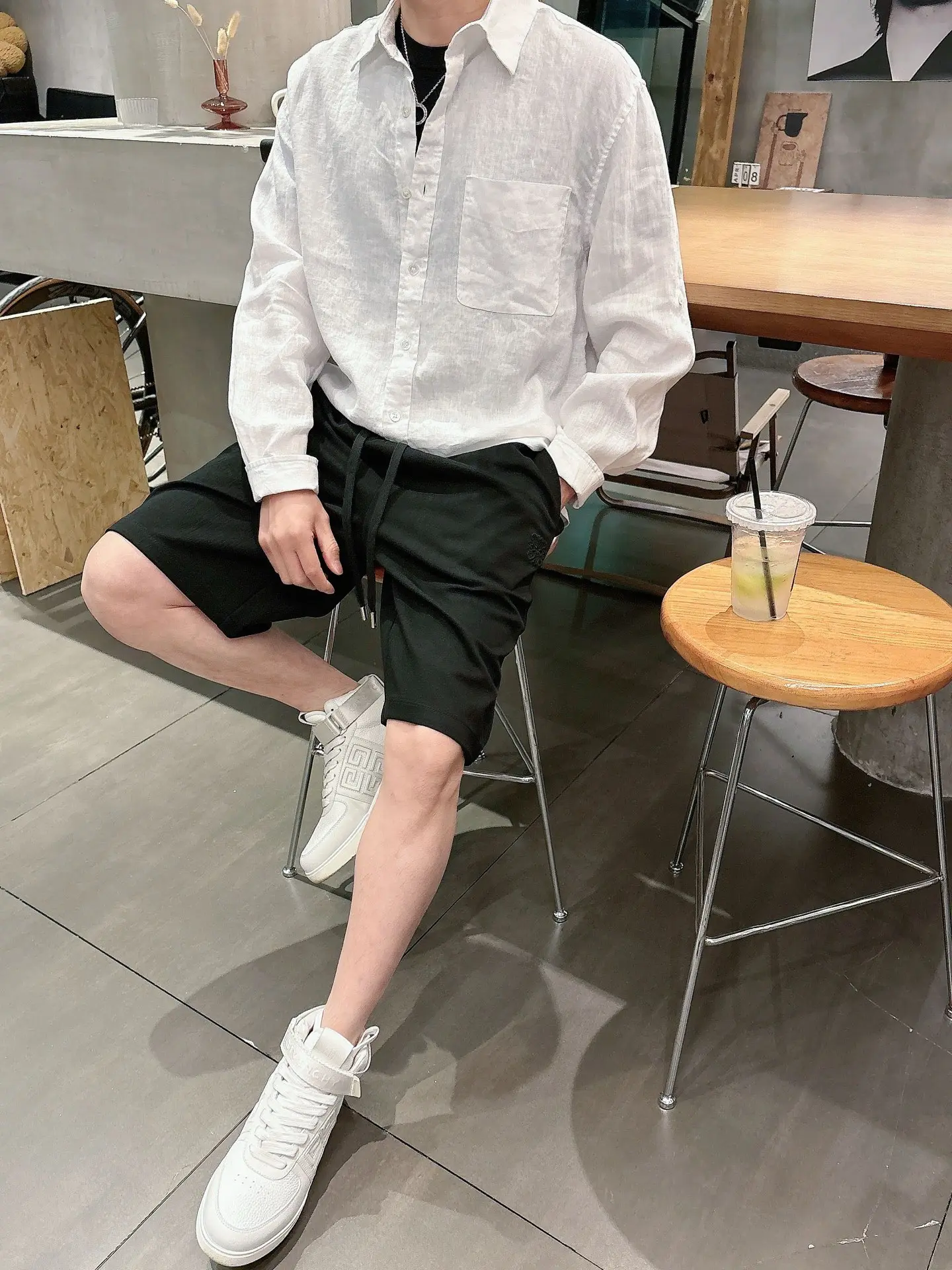 Embroidered Logo Drawstring Shorts D17011029 — view 5