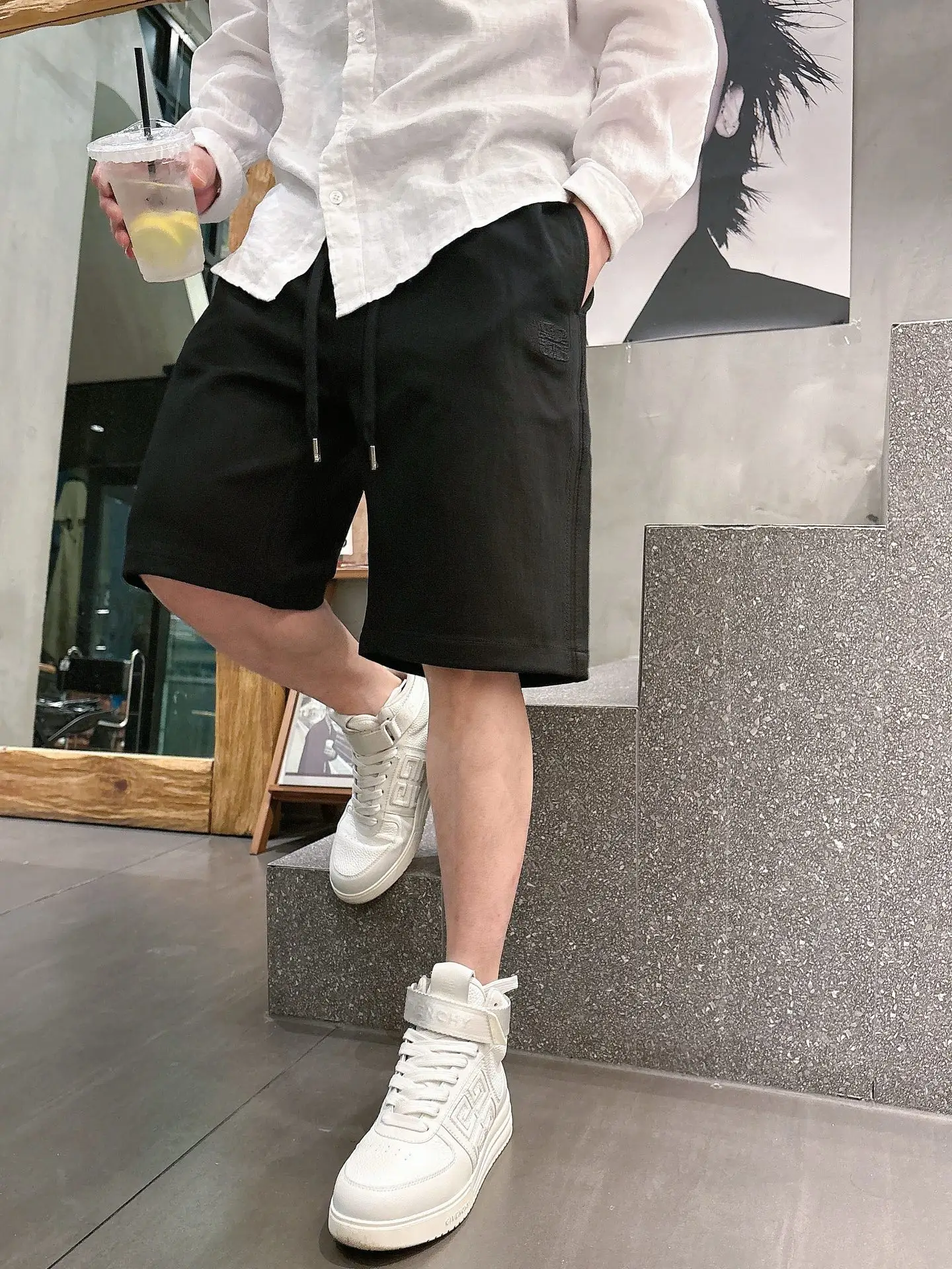 Embroidered Logo Drawstring Shorts D17011029 — view 6