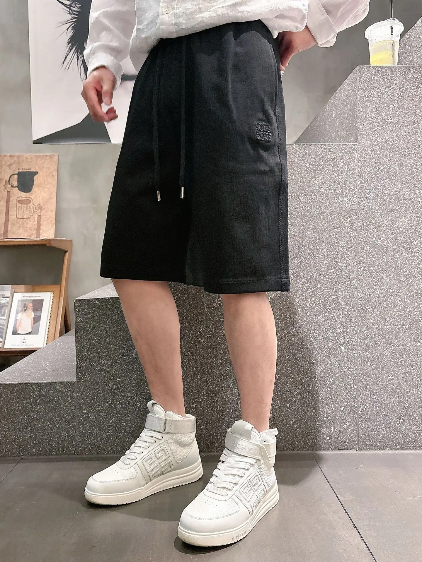 Embroidered Logo Drawstring Shorts D17011029 — view 9