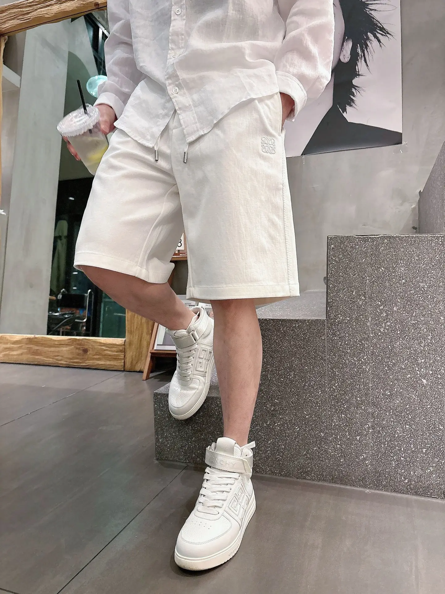 Embroidered Logo Drawstring Shorts D17011028 — view 2