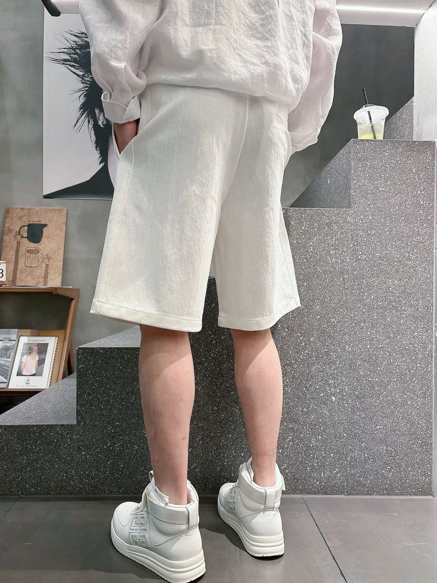 Embroidered Logo Drawstring Shorts D17011028 — view 4
